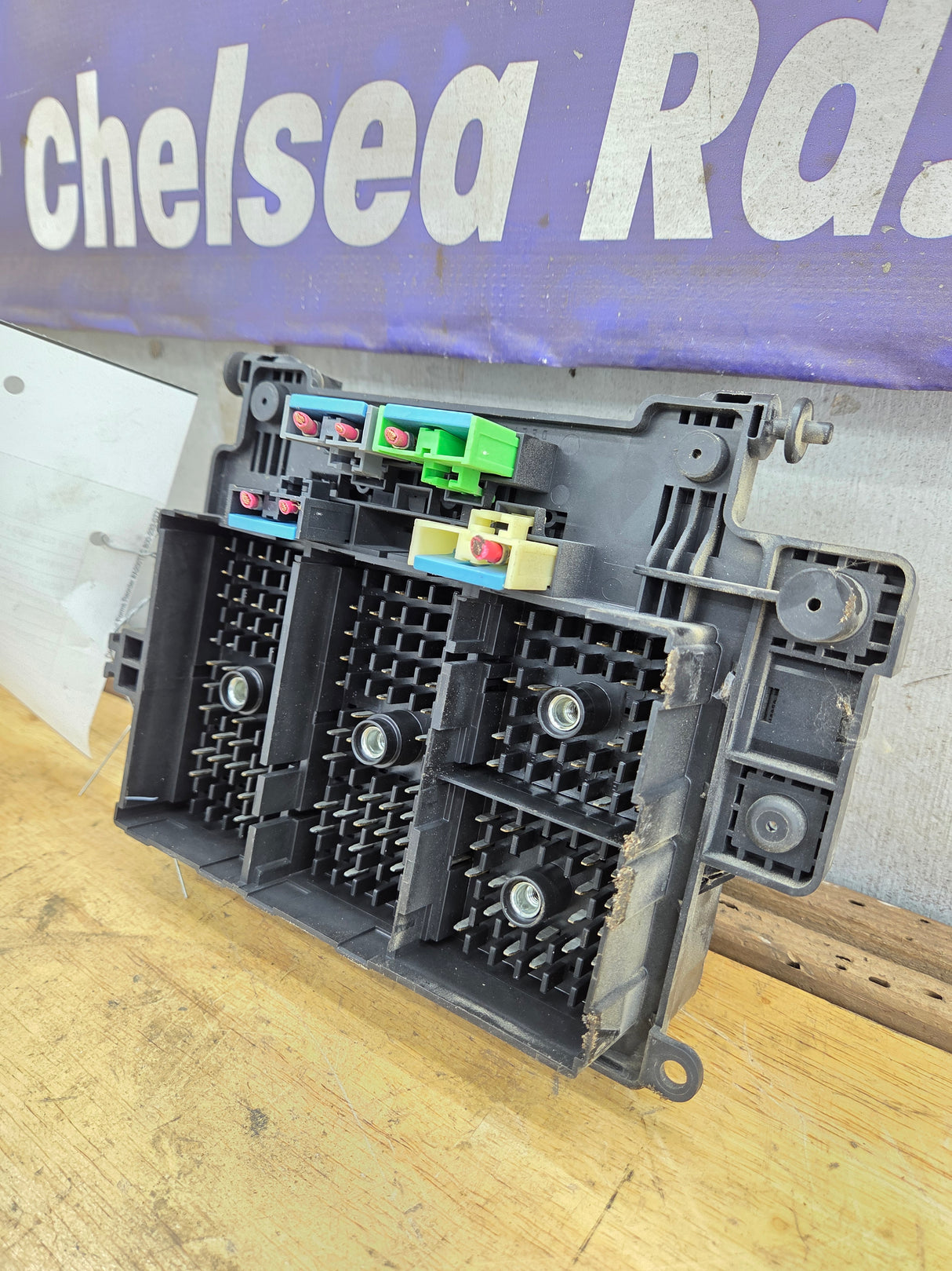 2003-2005 Chevrolet Silverado / GMC Sierra 2500 3500 Duramax Engine Bay Fuse Box