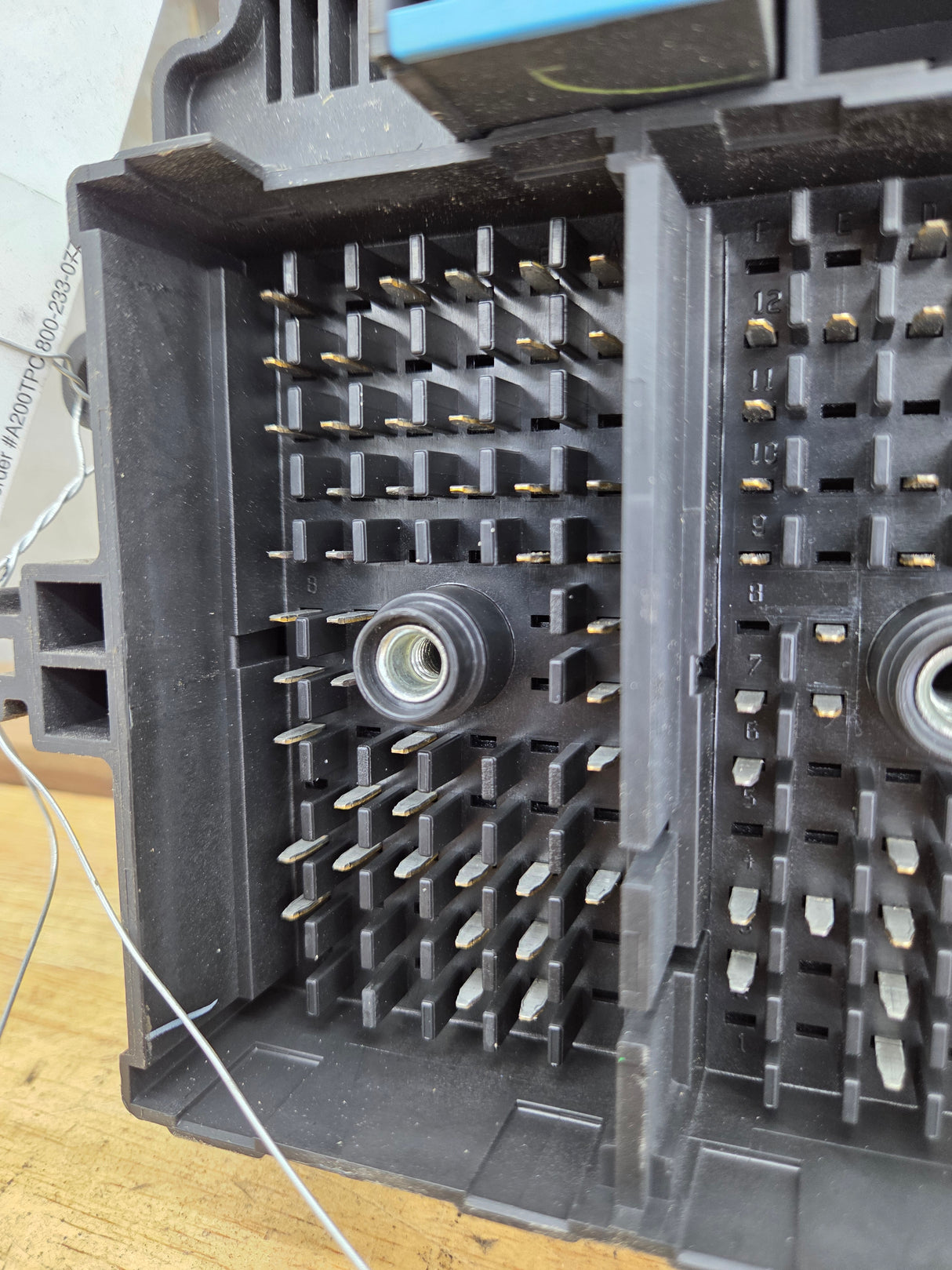 2003-2005 Chevrolet Silverado / GMC Sierra 2500 3500 Duramax Engine Bay Fuse Box