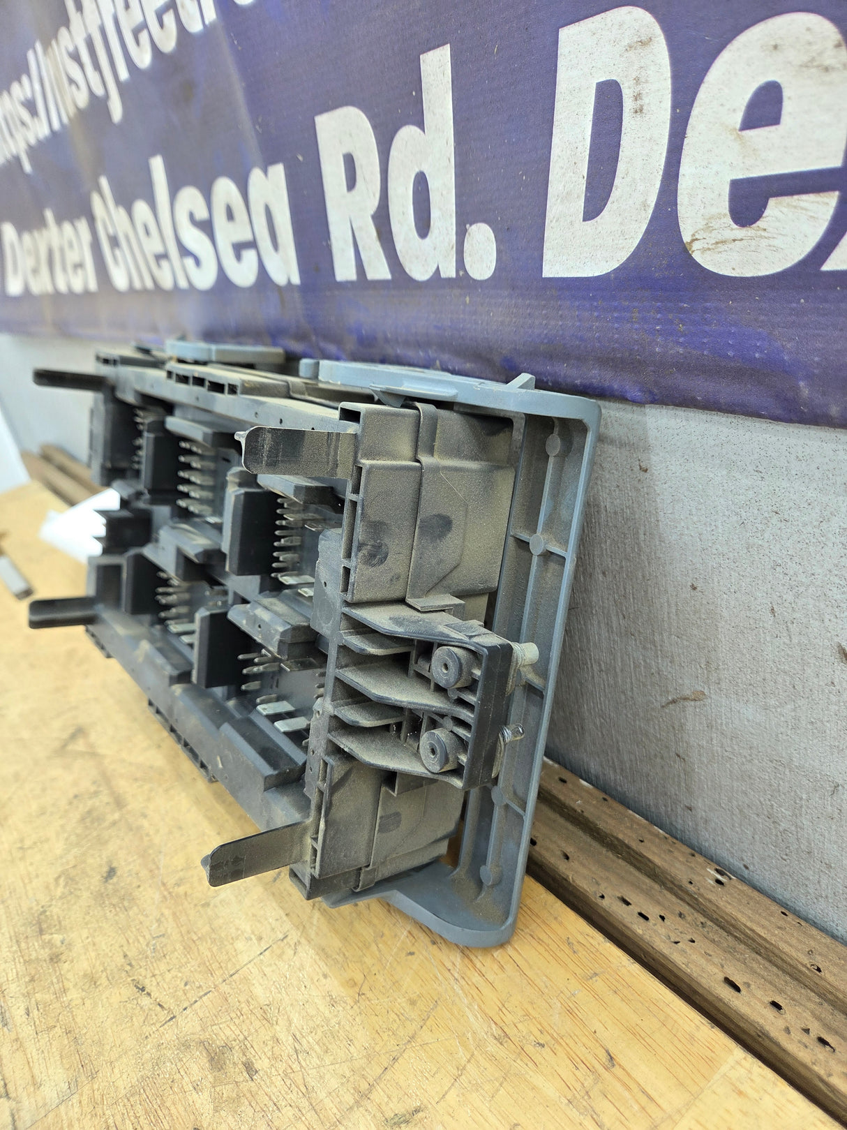 2010-2013 Chevrolet Silverado / GMC Sierra 1500 2500 3500 Engine Bay Fuse Box