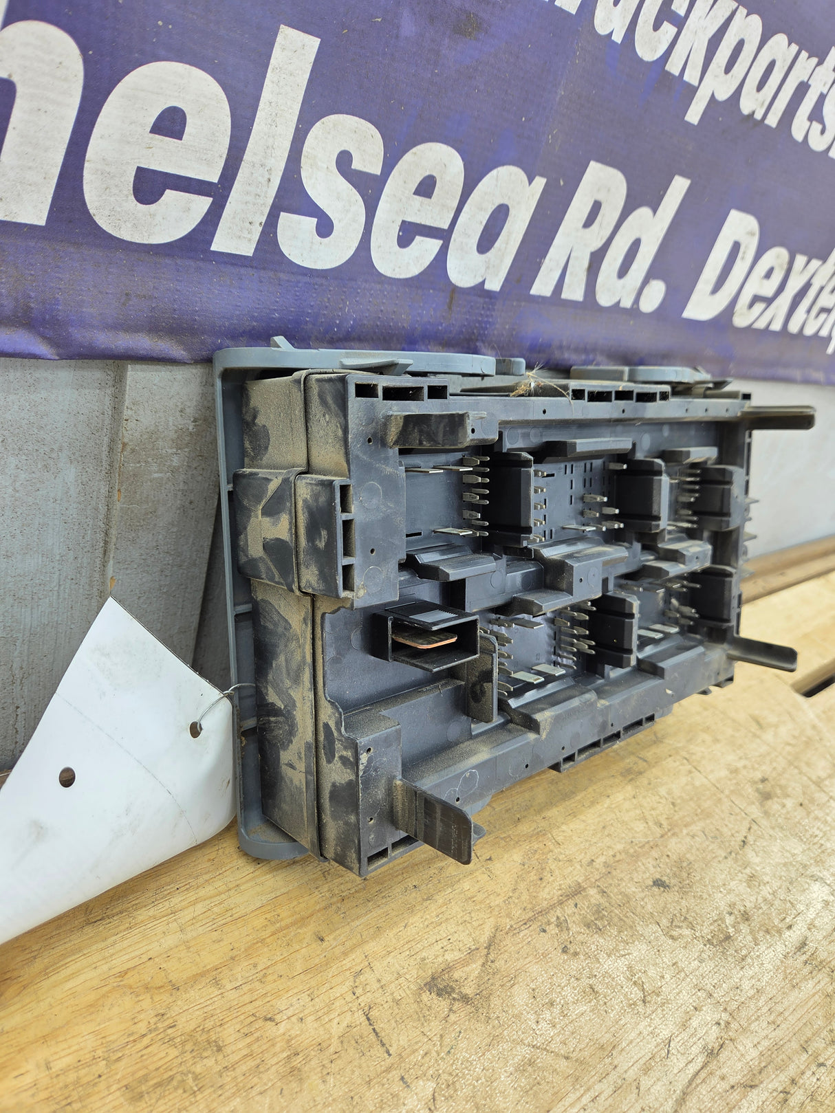 2010-2013 Chevrolet Silverado / GMC Sierra 1500 2500 3500 Engine Bay Fuse Box