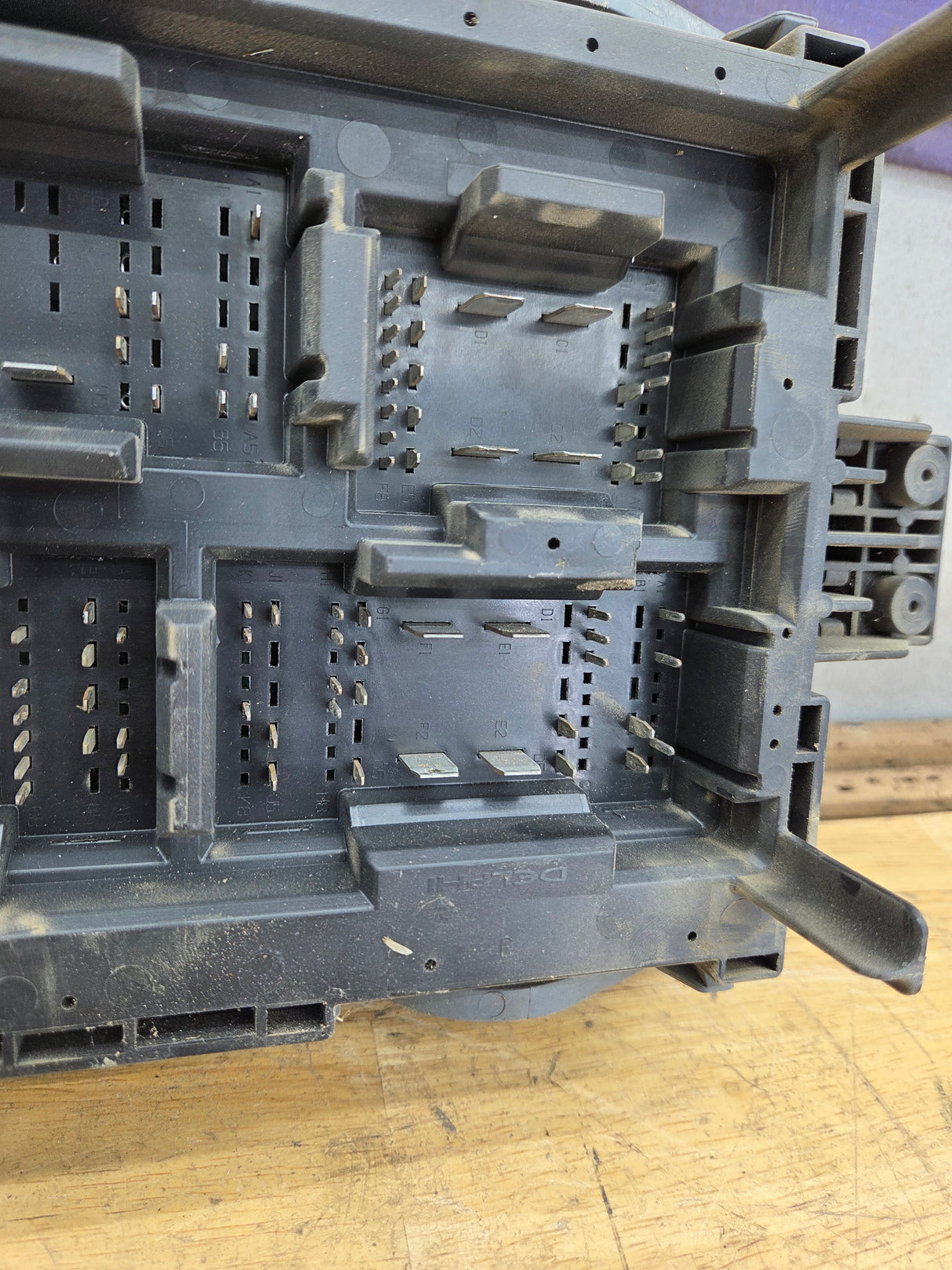 2010-2013 Chevrolet Silverado / GMC Sierra 1500 2500 3500 Engine Bay Fuse Box