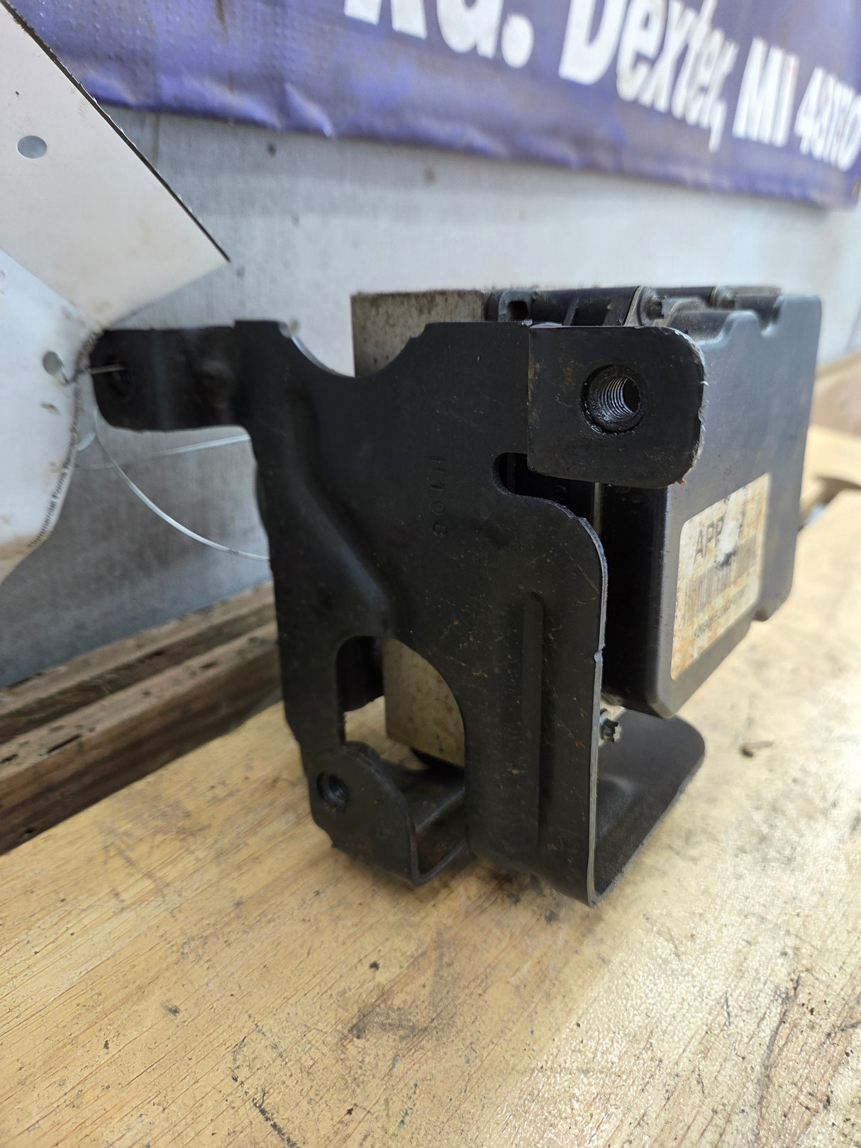 2009-2013 Chevrolet Silverado GMC ABS Pump Module Control Assembly 1500