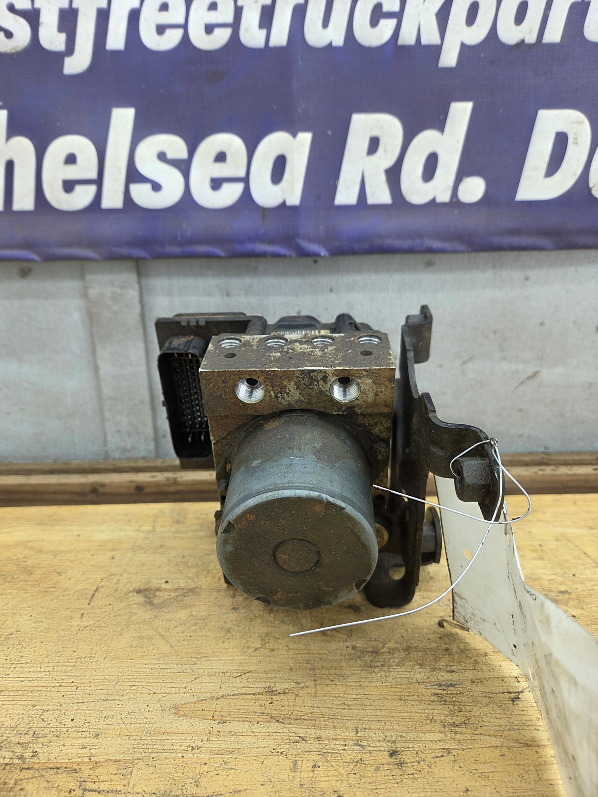 2009-2013 Chevrolet Silverado GMC ABS Pump Module Control Assembly 1500