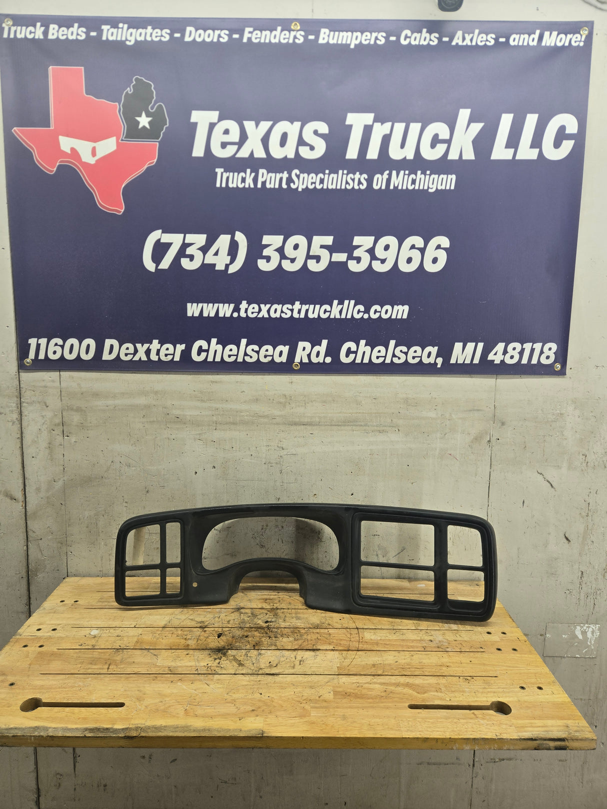 2003-2006 Chevrolet Silverado 1500 Instrument Cluster Bezel