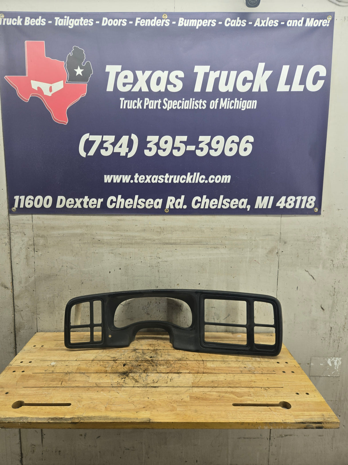 2003-2006 Chevrolet Silverado 1500 Instrument Cluster Bezel