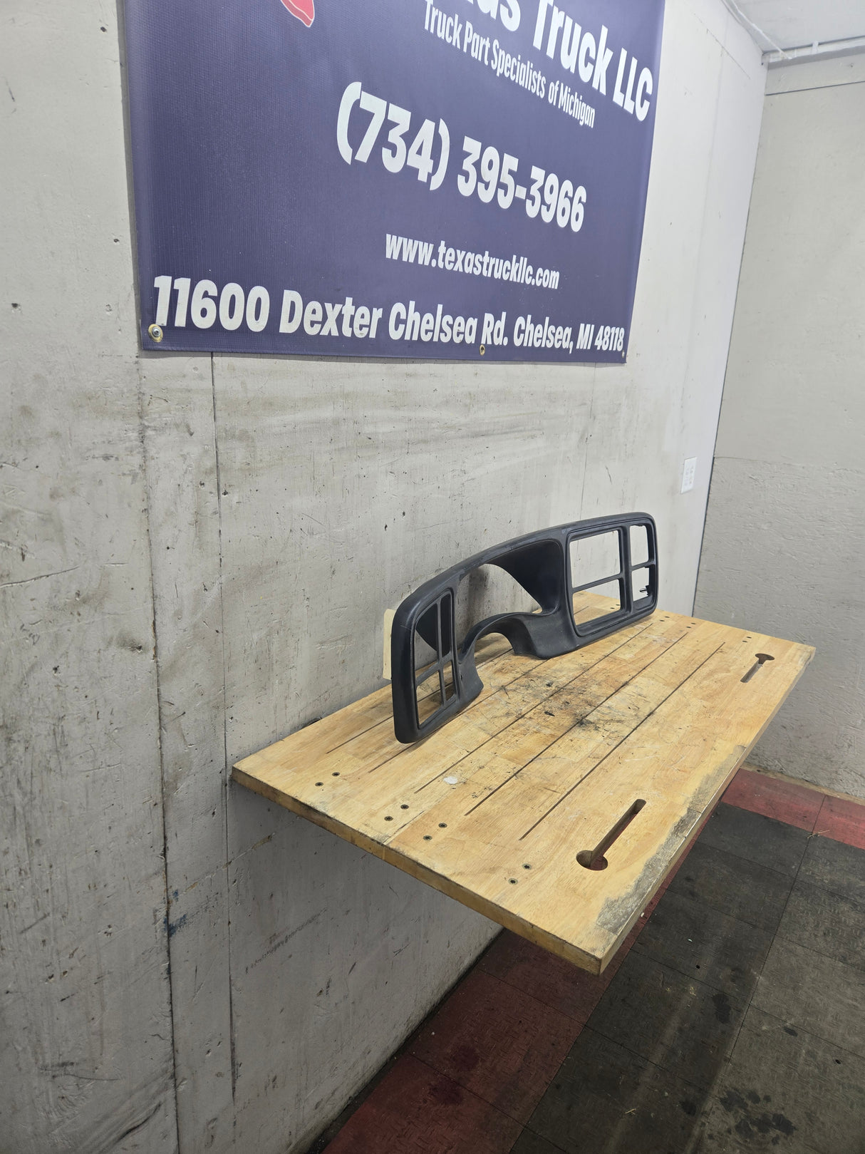 2003-2006 Chevrolet Silverado 1500 Instrument Cluster Bezel