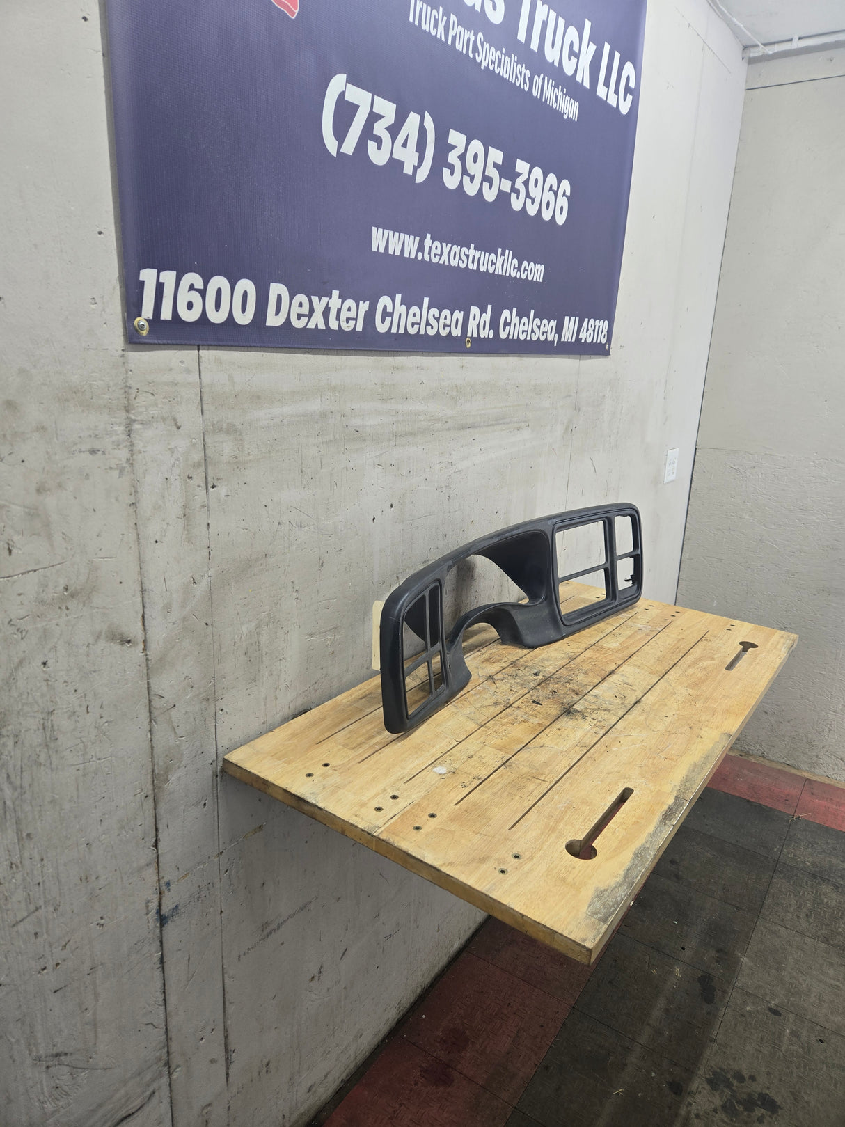 2003-2006 Chevrolet Silverado 1500 Instrument Cluster Bezel