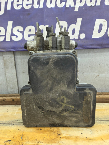 1996-1999 Chevrolet Silverado GMC Sierra ABS Pump Module Control Assembly