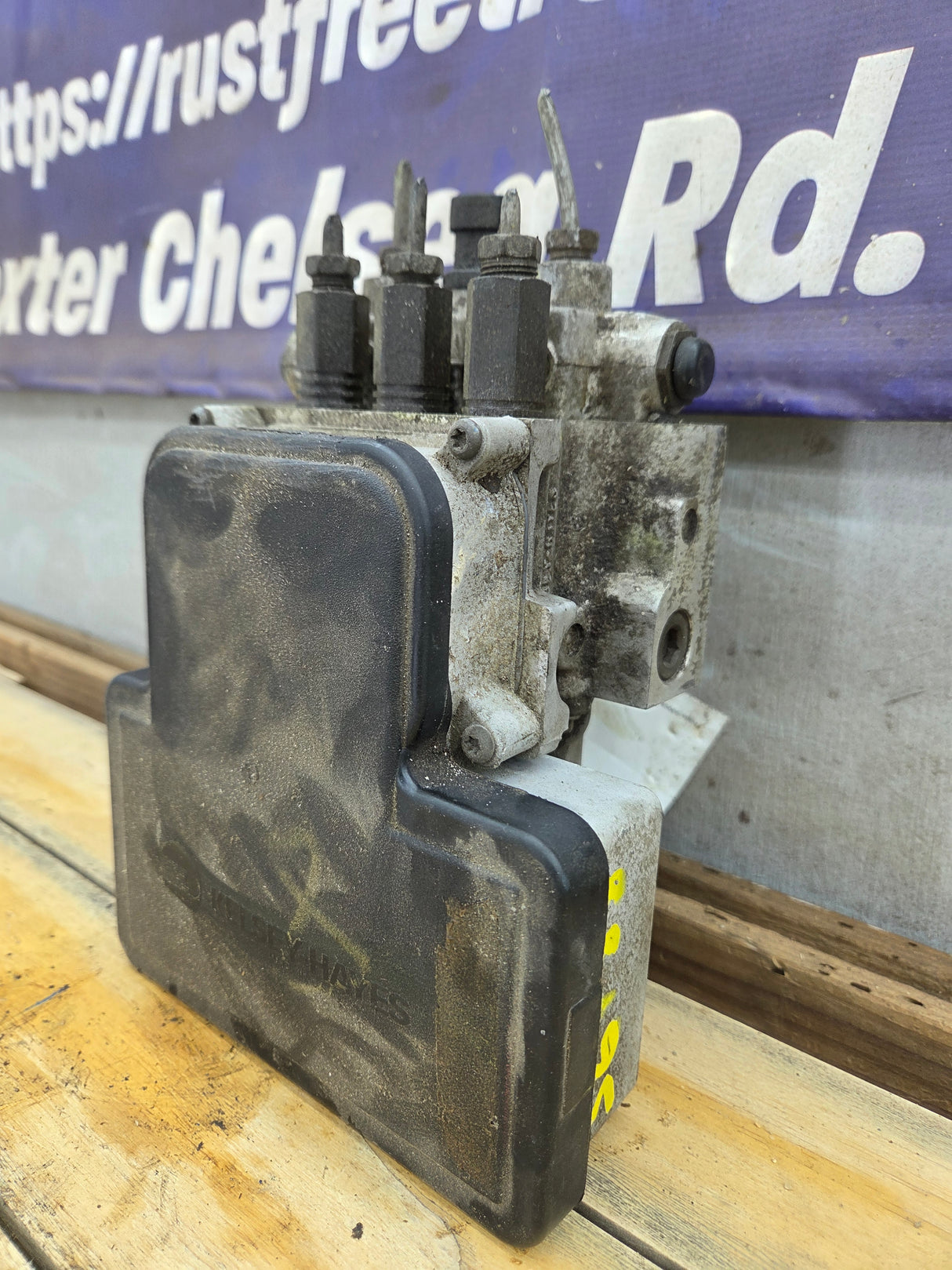 1996-1999 Chevrolet Silverado GMC Sierra ABS Pump Module Control Assembly