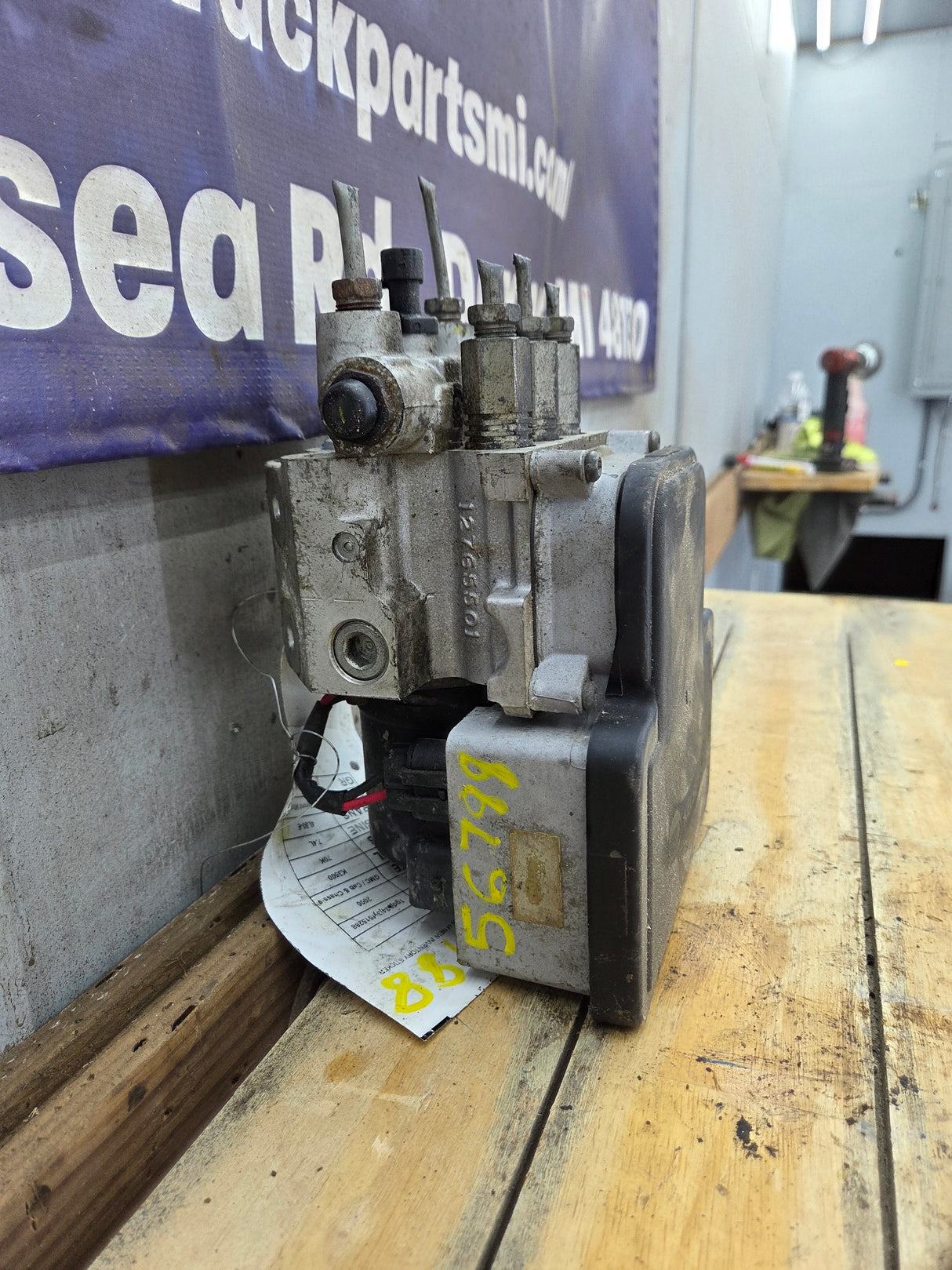 1996-1999 Chevrolet Silverado GMC Sierra ABS Pump Module Control Assembly