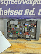 2007-2009 Chevrolet Silverado / GMC Sierra 1500 2500 3500 Engine Bay Fuse Box