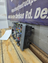 2007-2009 Chevrolet Silverado / GMC Sierra 1500 2500 3500 Engine Bay Fuse Box