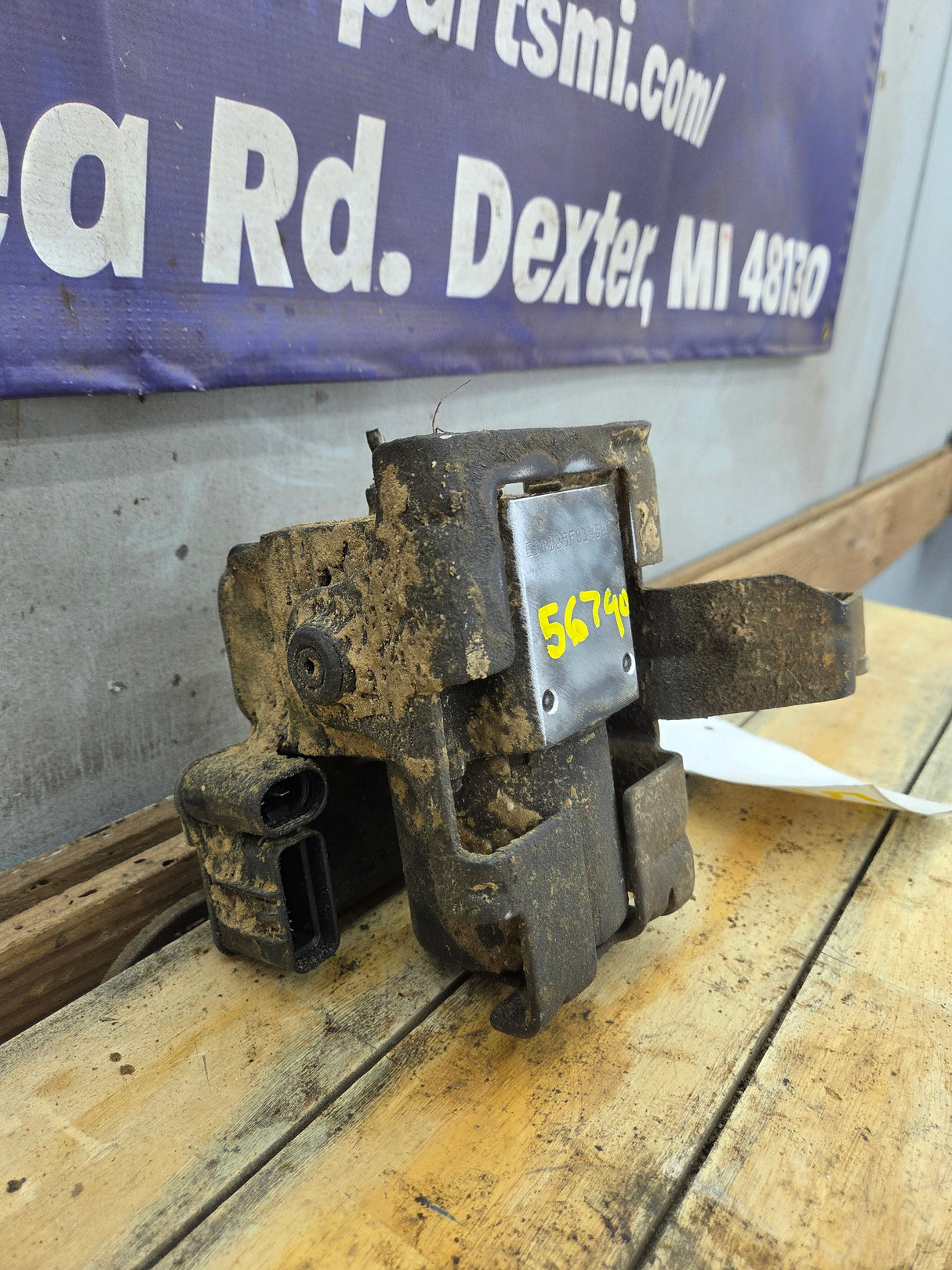 2003-2005 Chevy Silverado 2500 3500 HD ABS Pump Module Control Assembly Duramax