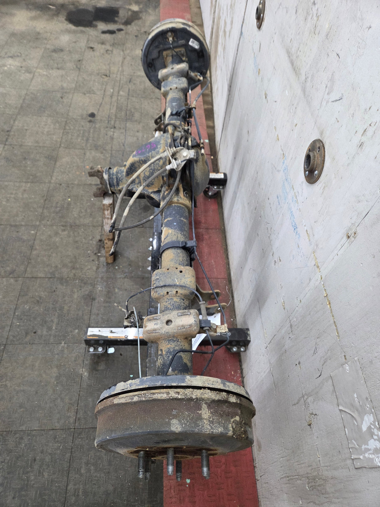 2009-2013 Chevrolet Silverado GMC Sierra 1500 Rear Axle 8.6" 3.42 Gear Ratio