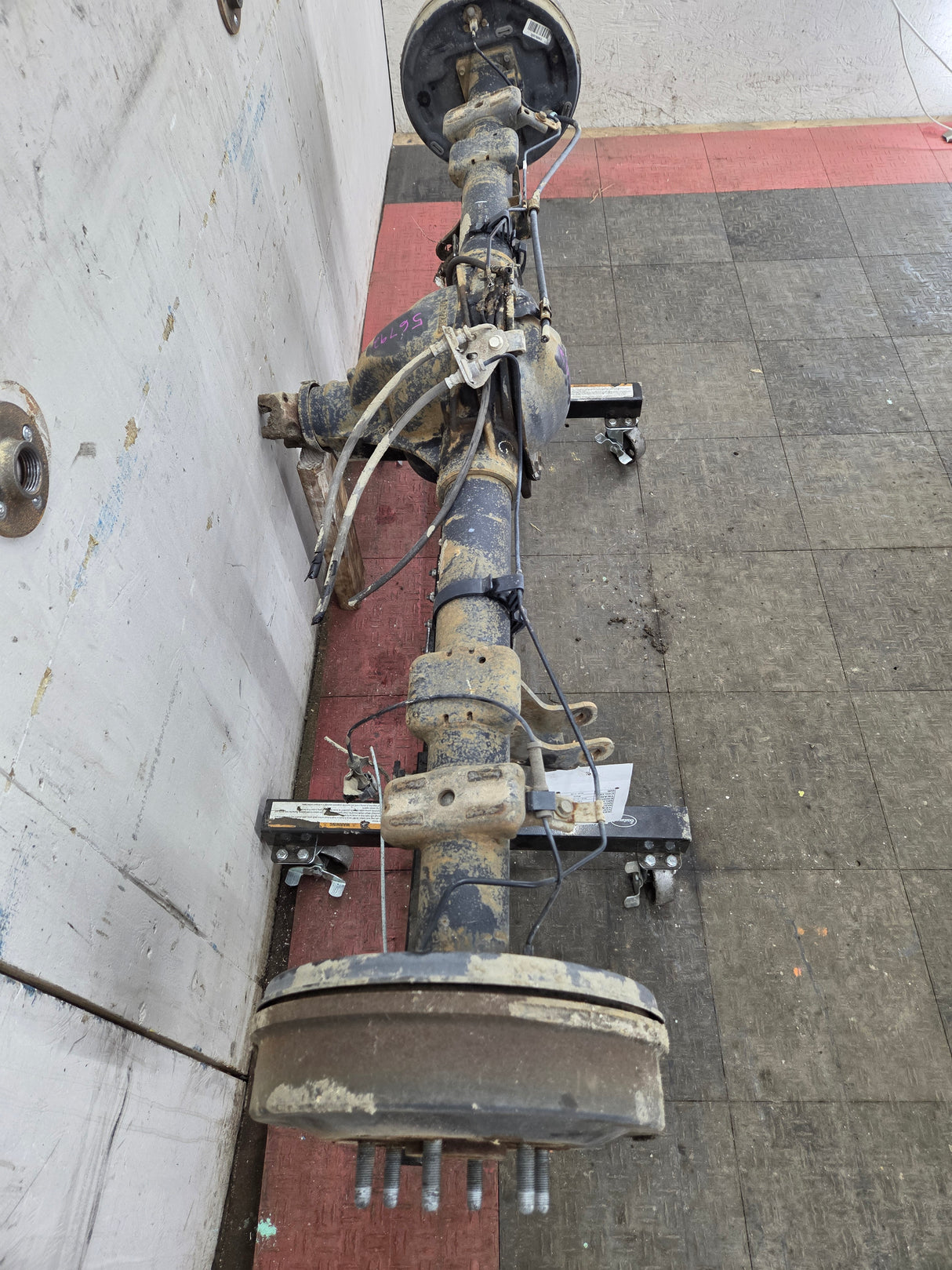 2009-2013 Chevrolet Silverado GMC Sierra 1500 Rear Axle 8.6" 3.42 Gear Ratio