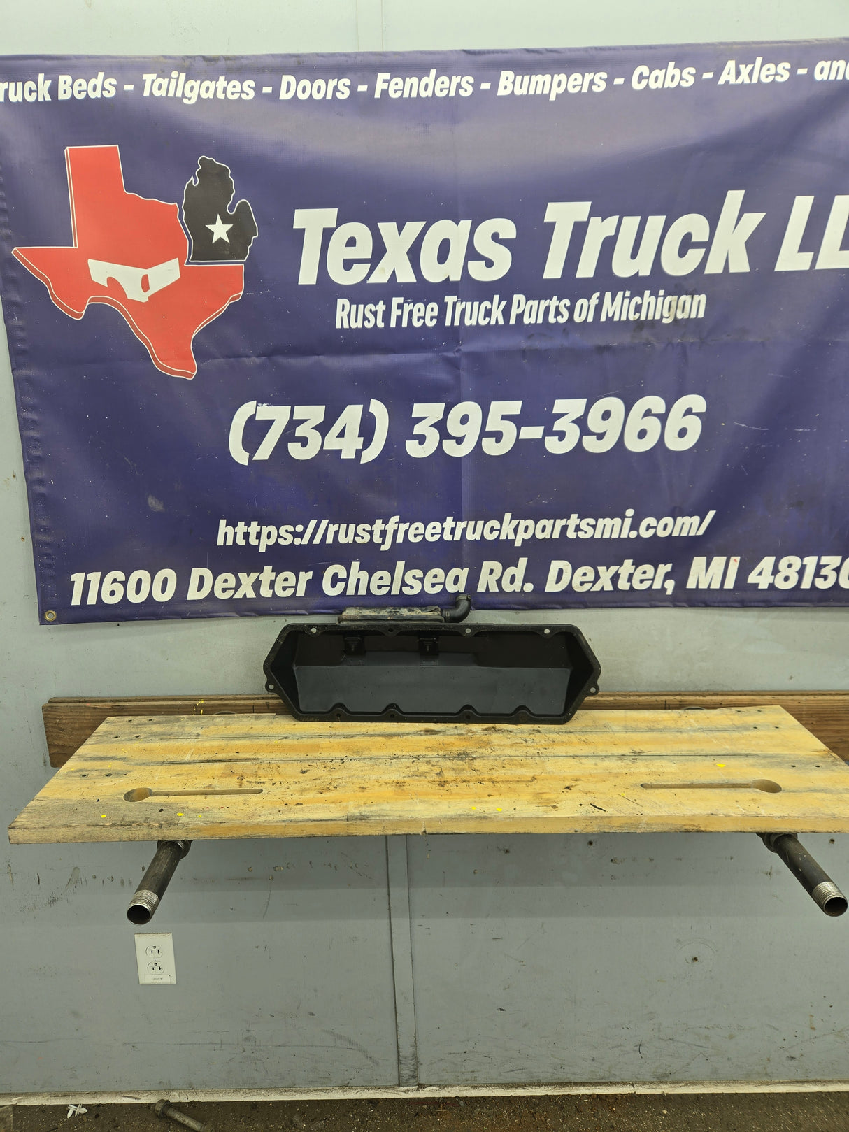 1999-2003 7.3L Power Stroke Driver Side Valve Cover Rust Free!