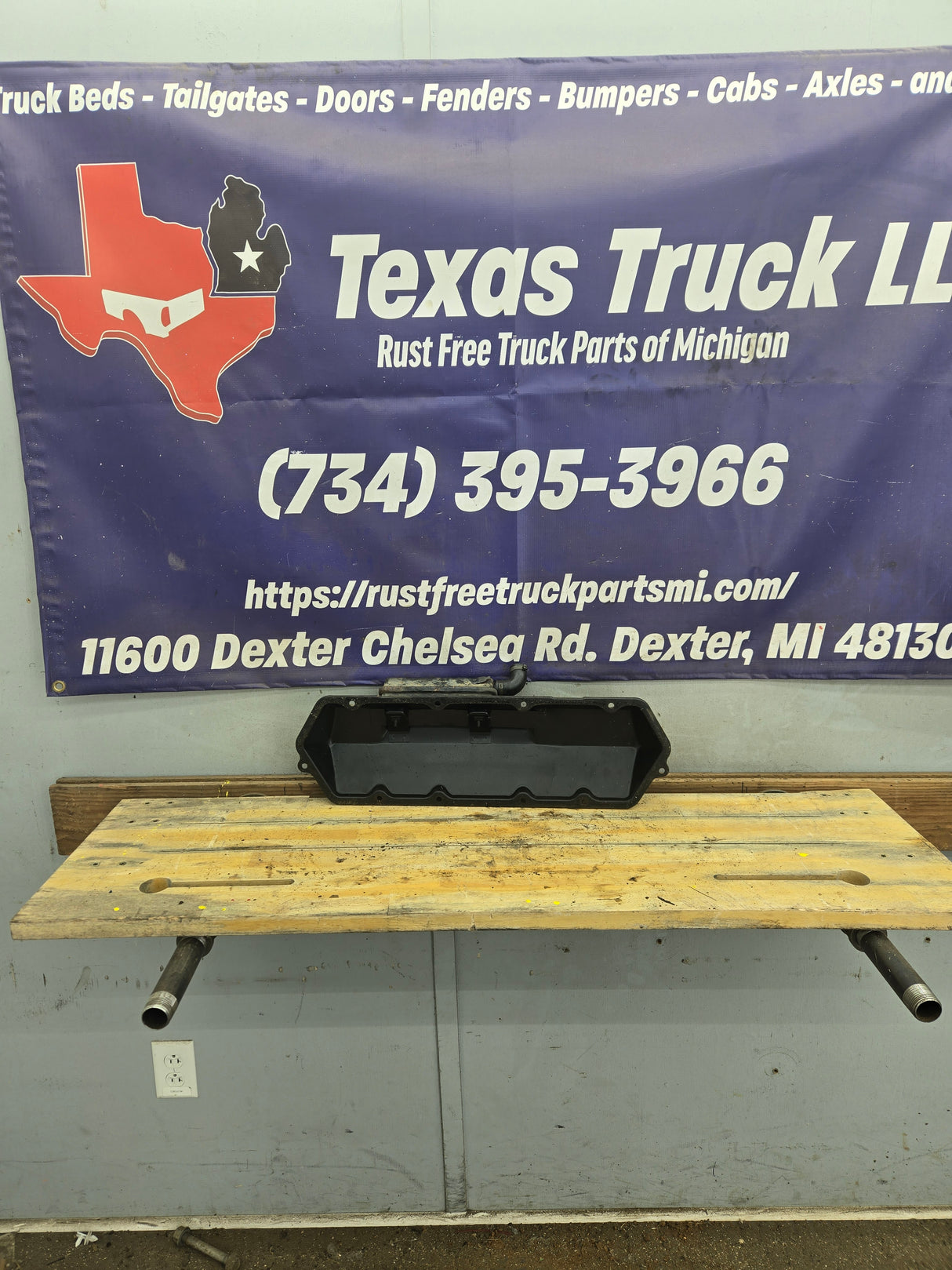 1999-2003 7.3L Power Stroke Driver Side Valve Cover Rust Free!