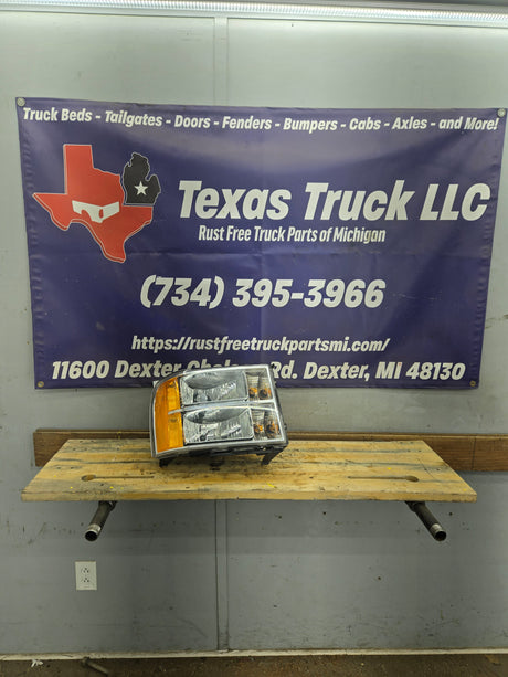 2007-2013 GMC Sierra 1500 2500HD 3500 HD RH Passenger Side Halogen Headlight