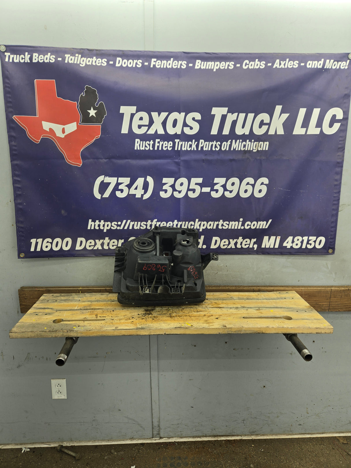 2008-2010 Ford Super Duty F250 F350 F450 F550 RH Passenger Side Composite Head Light