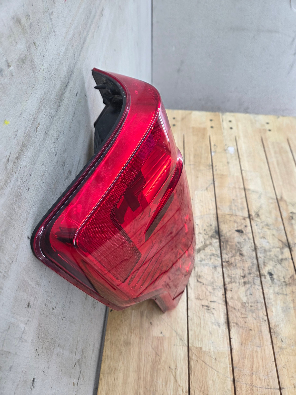 2020-2022 Ford Super Duty F250 F350 F450 F550 LH Driver Side Tail Light Halogen LC3B-13B505-AD