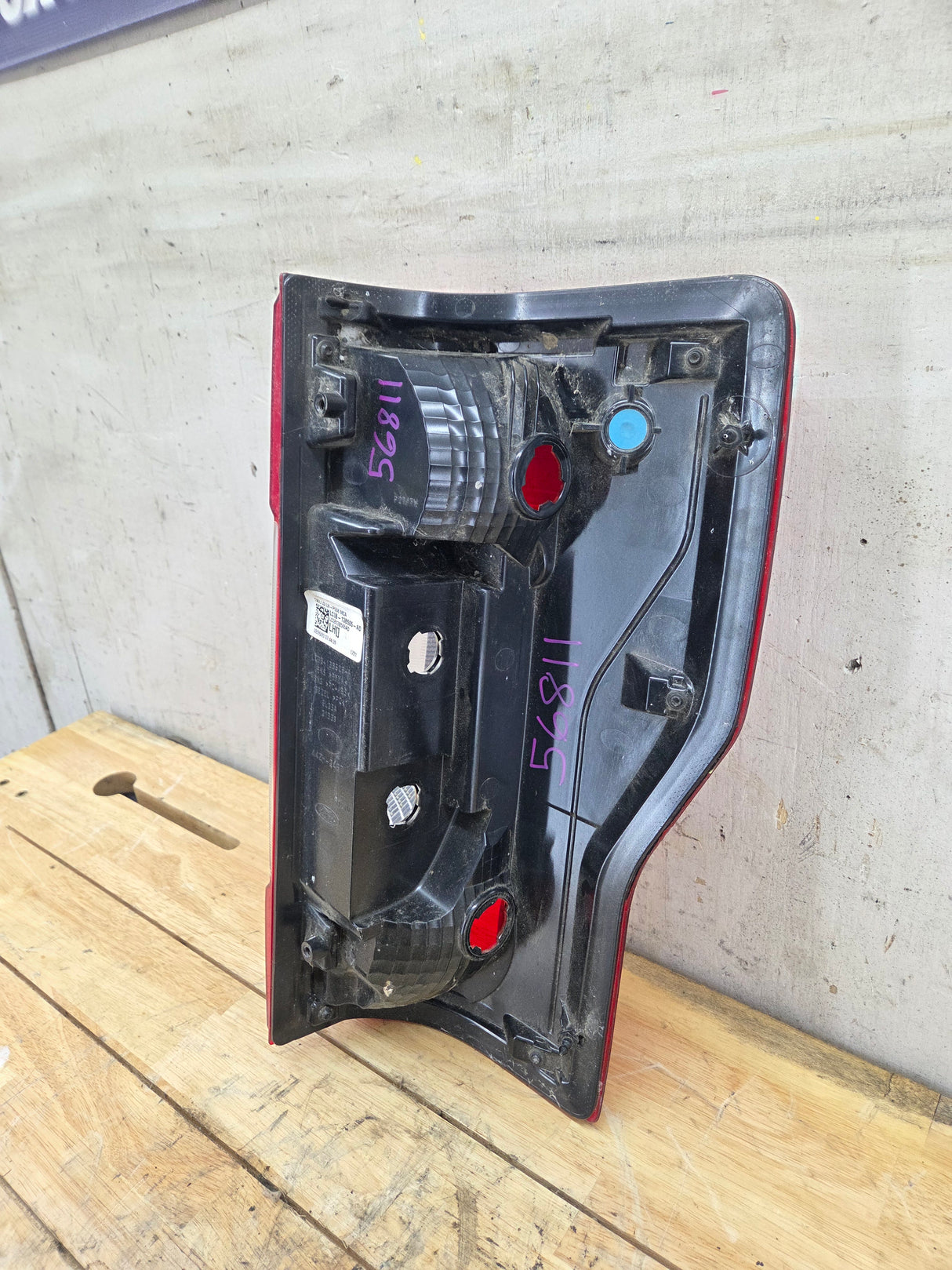 2020-2022 Ford Super Duty F250 F350 F450 F550 LH Driver Side Tail Light Halogen LC3B-13B505-AD