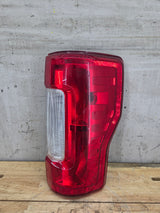 2017-2019 Ford Super Duty F250 F350 F450 F550 RH Passenger Side Tail Light Halogen HC3B-13B504-AD