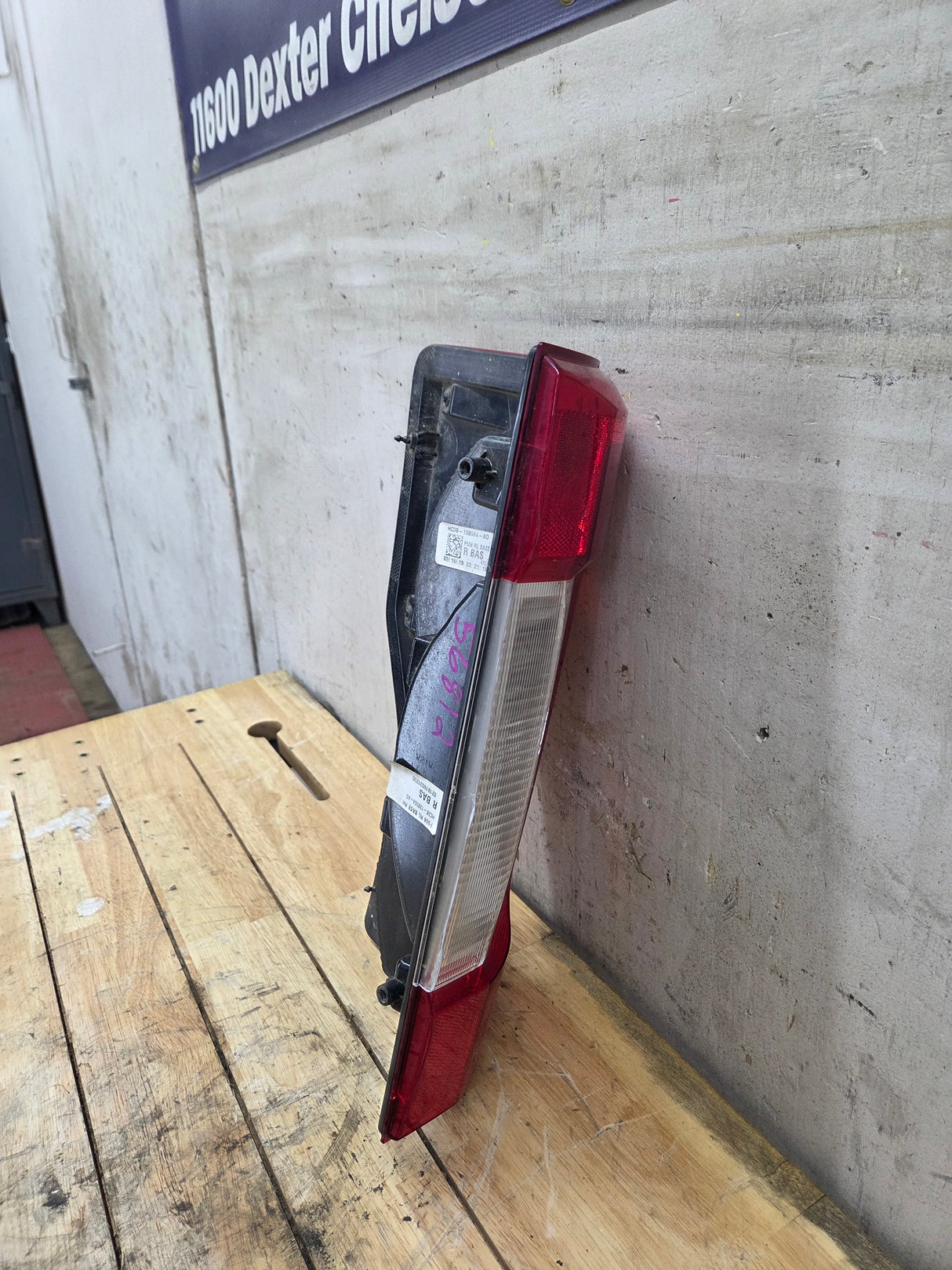 2017-2019 Ford Super Duty F250 F350 F450 F550 RH Passenger Side Tail Light Halogen HC3B-13B504-AD