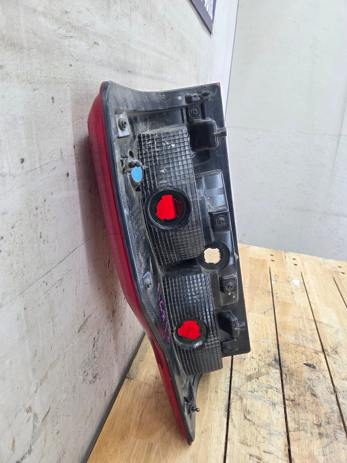 2017-2019 Ford Super Duty F250 F350 F450 F550 RH Passenger Side Tail Light Halogen HC3B-13B504-AD