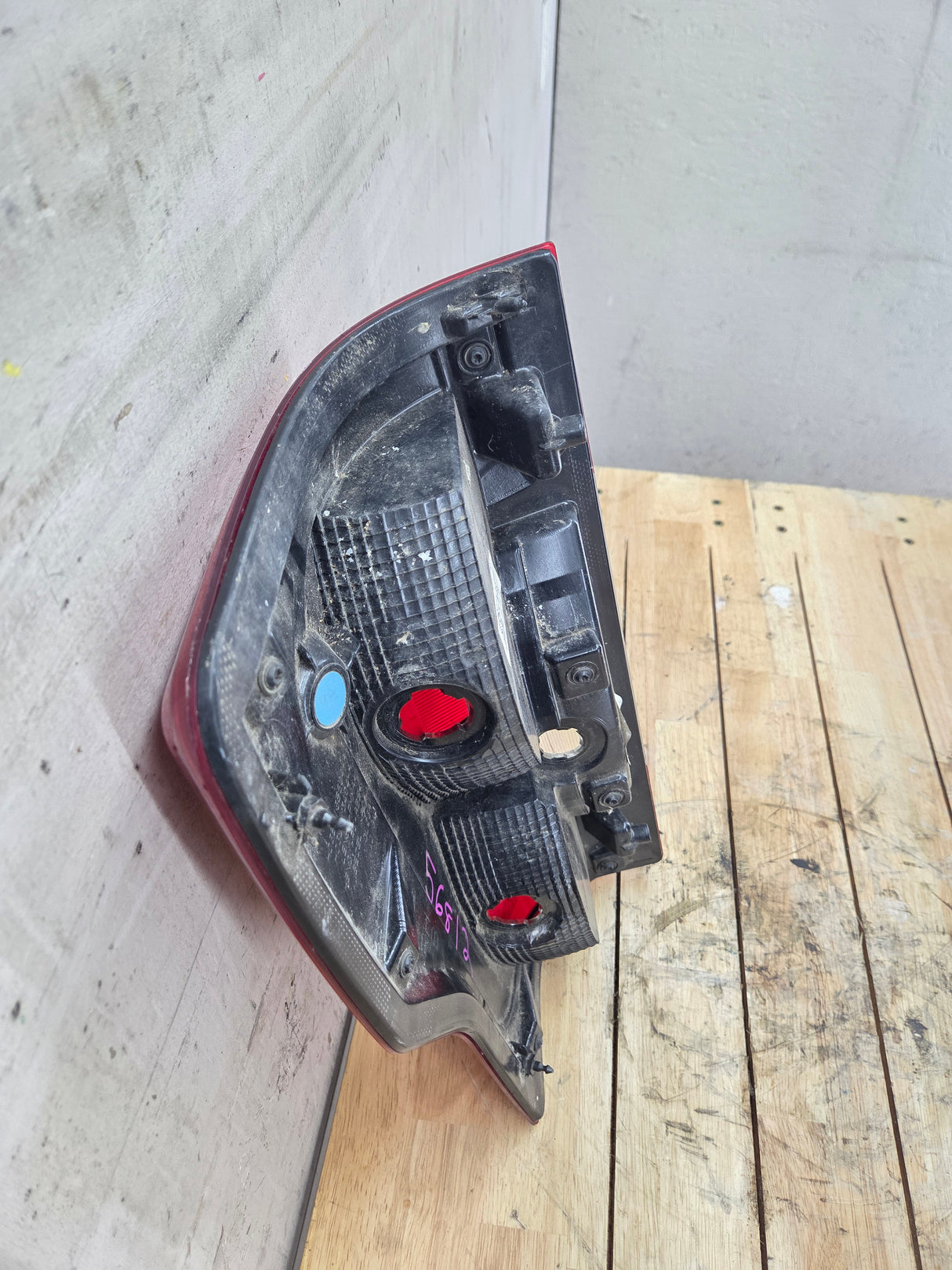 2017-2019 Ford Super Duty F250 F350 F450 F550 RH Passenger Side Tail Light Halogen HC3B-13B504-AD