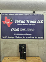 2017-2019 Ford Super Duty F250 F350 F450 F550 RH Passenger Side Tail Light Halogen HC3B-13B504-AD