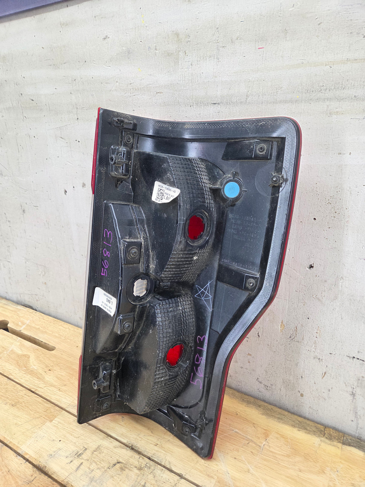 2017-2019 Ford Super Duty F250 F350 F450 F550 LH Driver Side Tail Light Halogen HC3B-13B505-AD