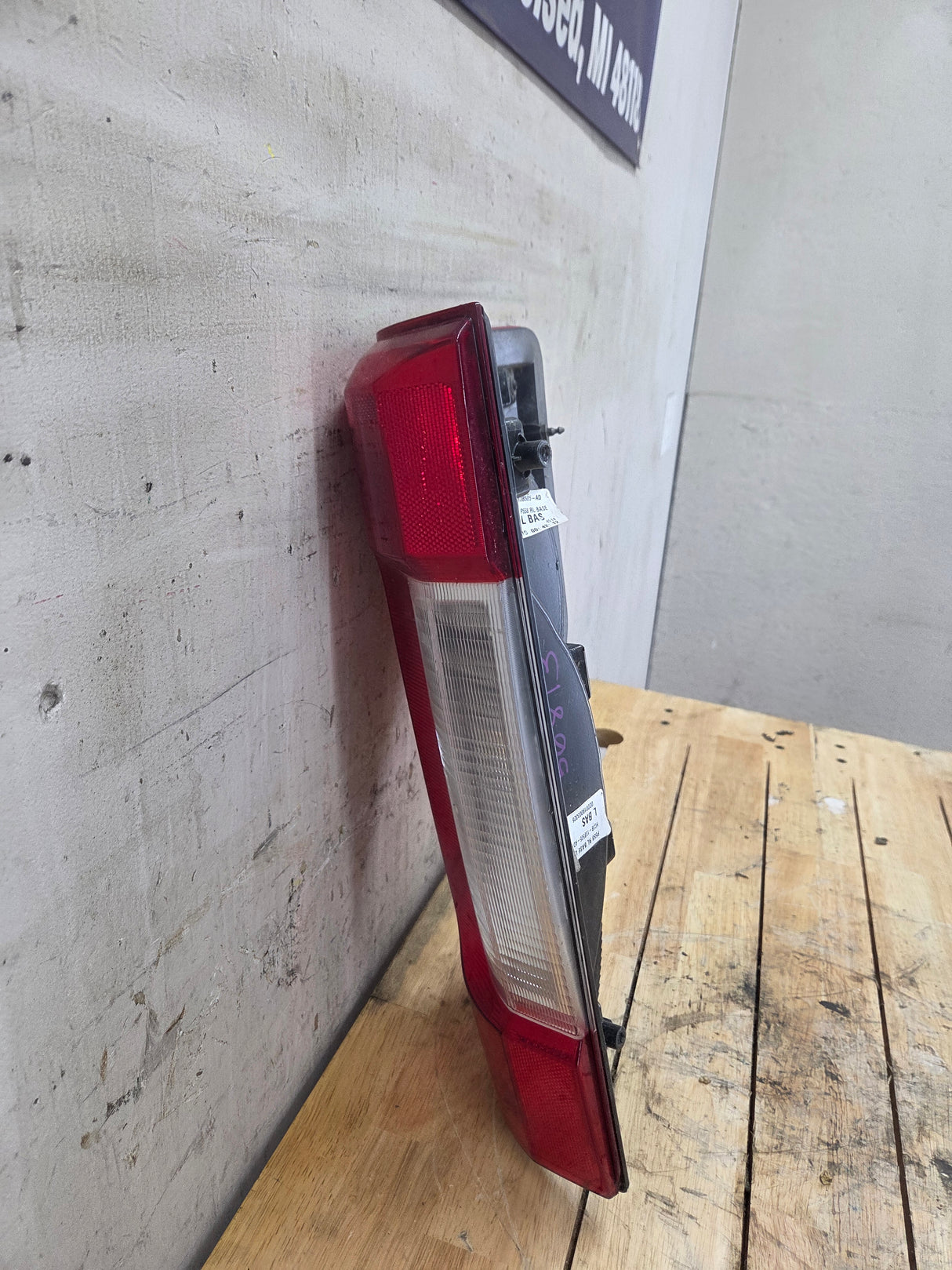 2017-2019 Ford Super Duty F250 F350 F450 F550 LH Driver Side Tail Light Halogen HC3B-13B505-AD