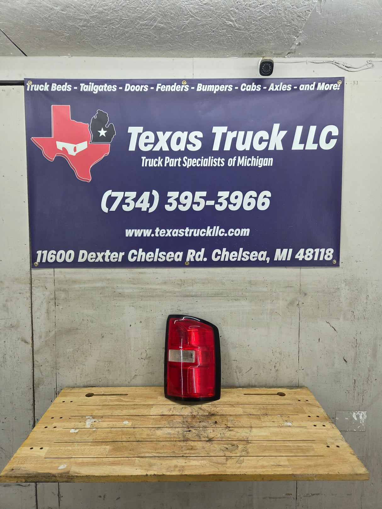 2016-2019 GMC Sierra 1500 2500 3500HD Passenger Side RH Halogen Taillight 84288725