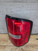 2016-2019 GMC Sierra 1500 2500 3500HD Passenger Side RH Halogen Taillight 84288725
