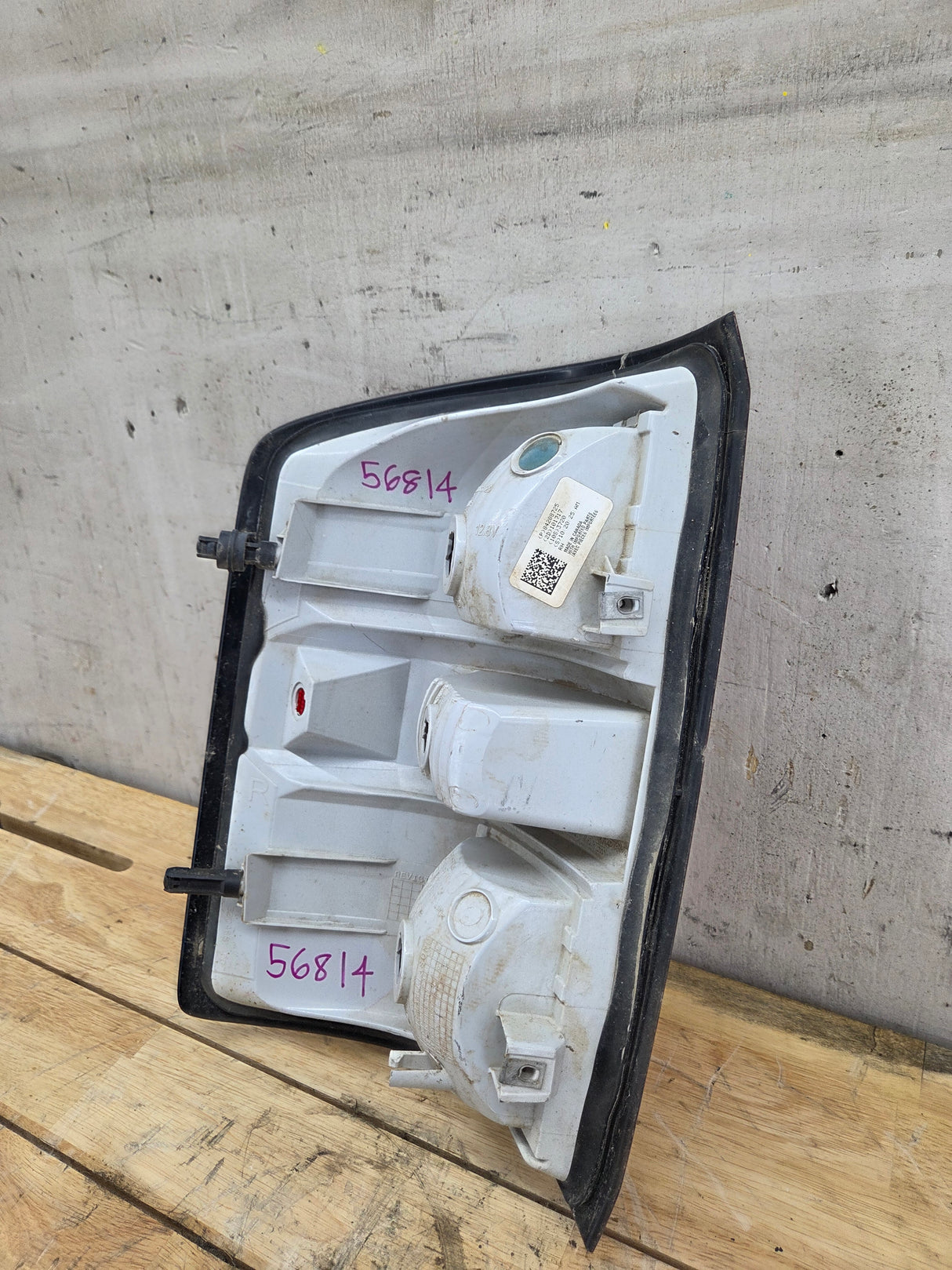 2016-2019 GMC Sierra 1500 2500 3500HD Passenger Side RH Halogen Taillight 84288725