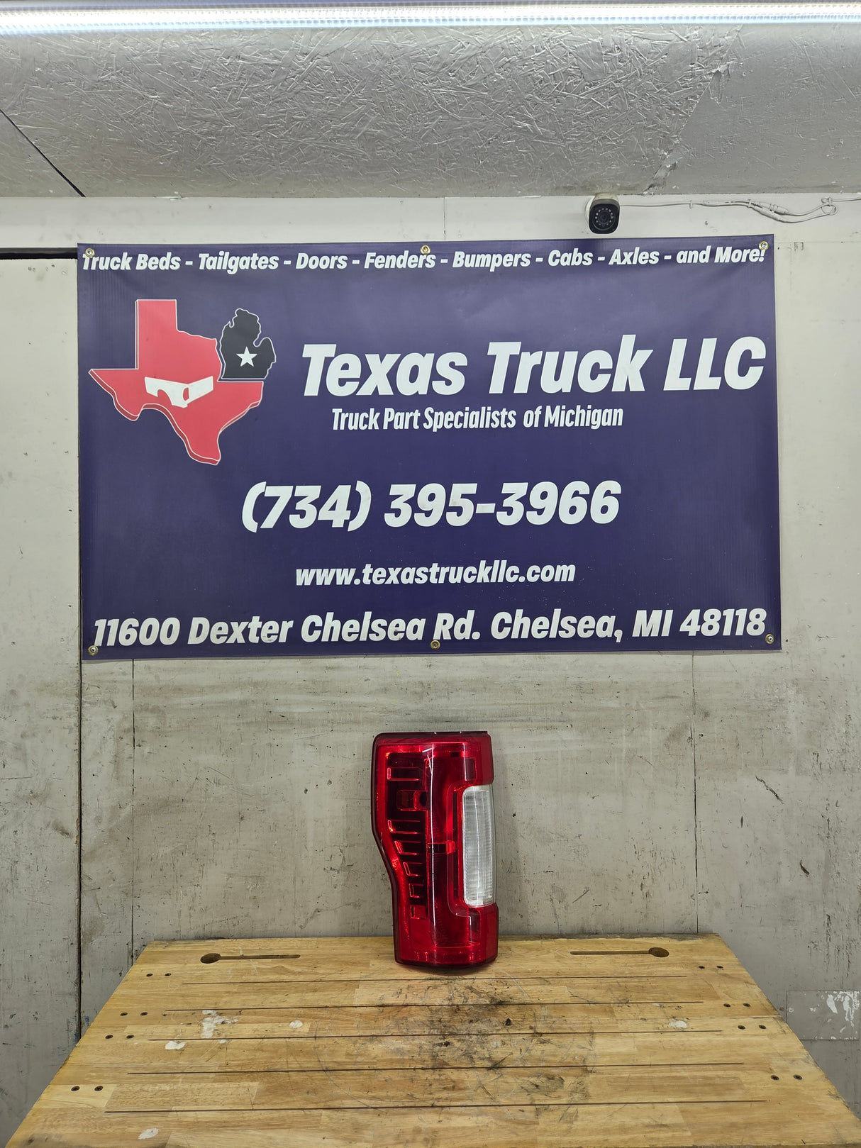 2017-2019 Ford Super Duty F250 F350 F450 F550 LH Driver Side Tail Light Halogen HC3B-13B505-AD