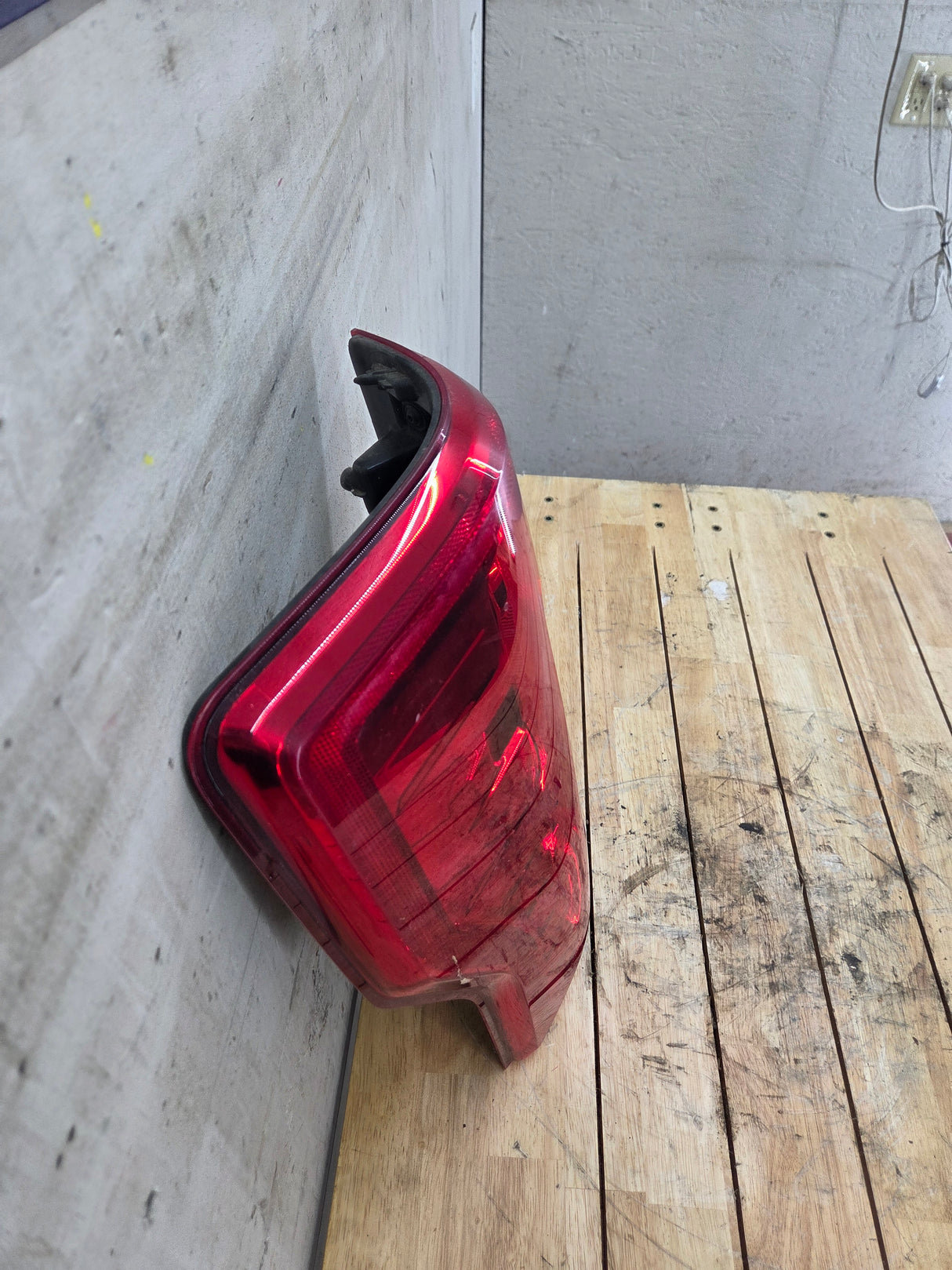 2017-2019 Ford Super Duty F250 F350 F450 F550 LH Driver Side Tail Light Halogen HC3B-13B505-AD