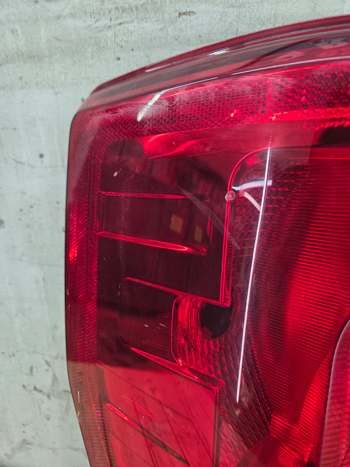 2017-2019 Ford Super Duty F250 F350 F450 F550 LH Driver Side Tail Light Halogen HC3B-13B505-AD