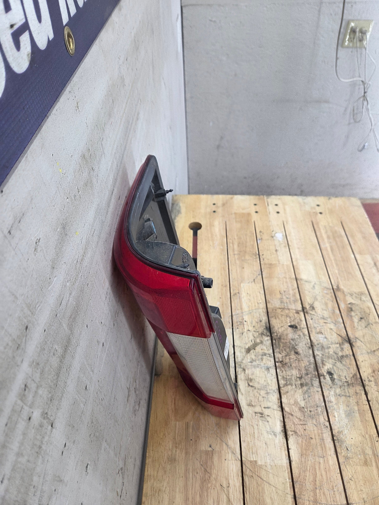 2017-2019 Ford Super Duty F250 F350 F450 F550 LH Driver Side Tail Light Halogen HC3B-13B505-AD