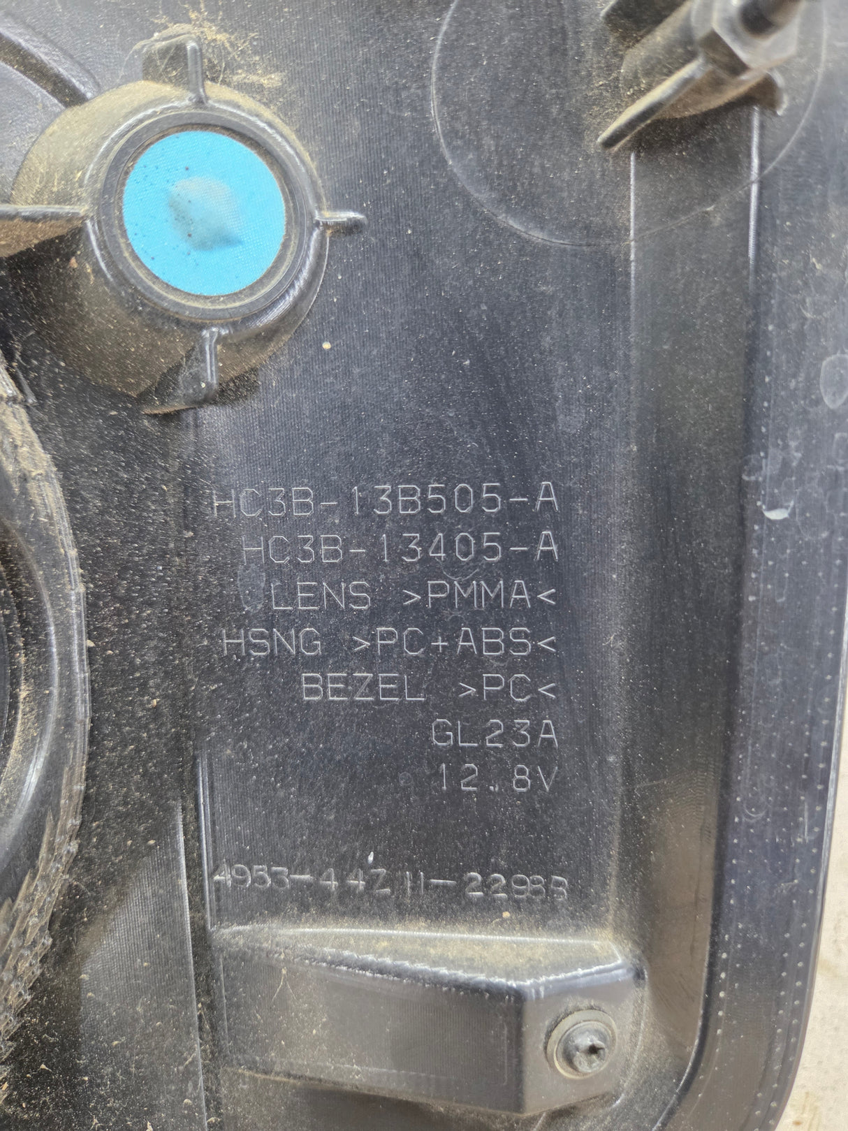 2017-2019 Ford Super Duty F250 F350 F450 F550 LH Driver Side Tail Light Halogen HC3B-13B505-AD