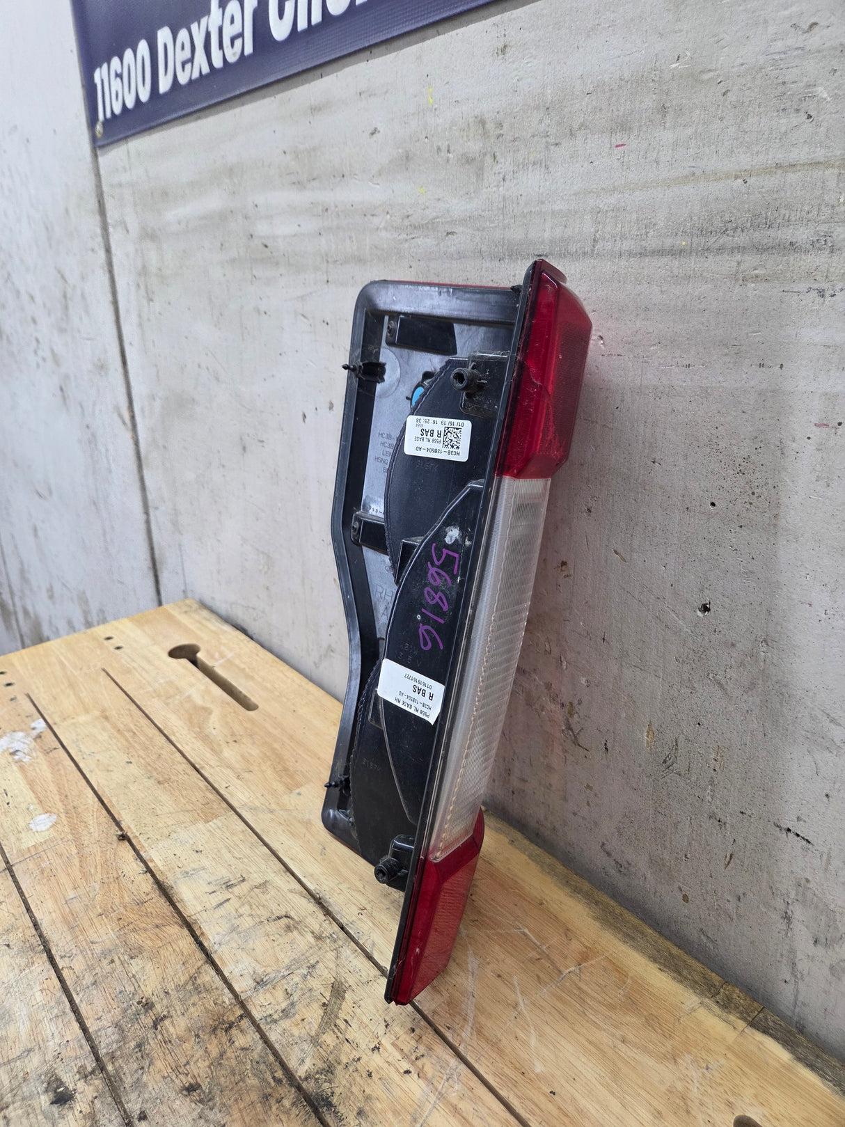 2017-2019 Ford Super Duty F250 F350 F450 F550 RH Passenger Side Tail Light Halogen HC3B-13B504-AD