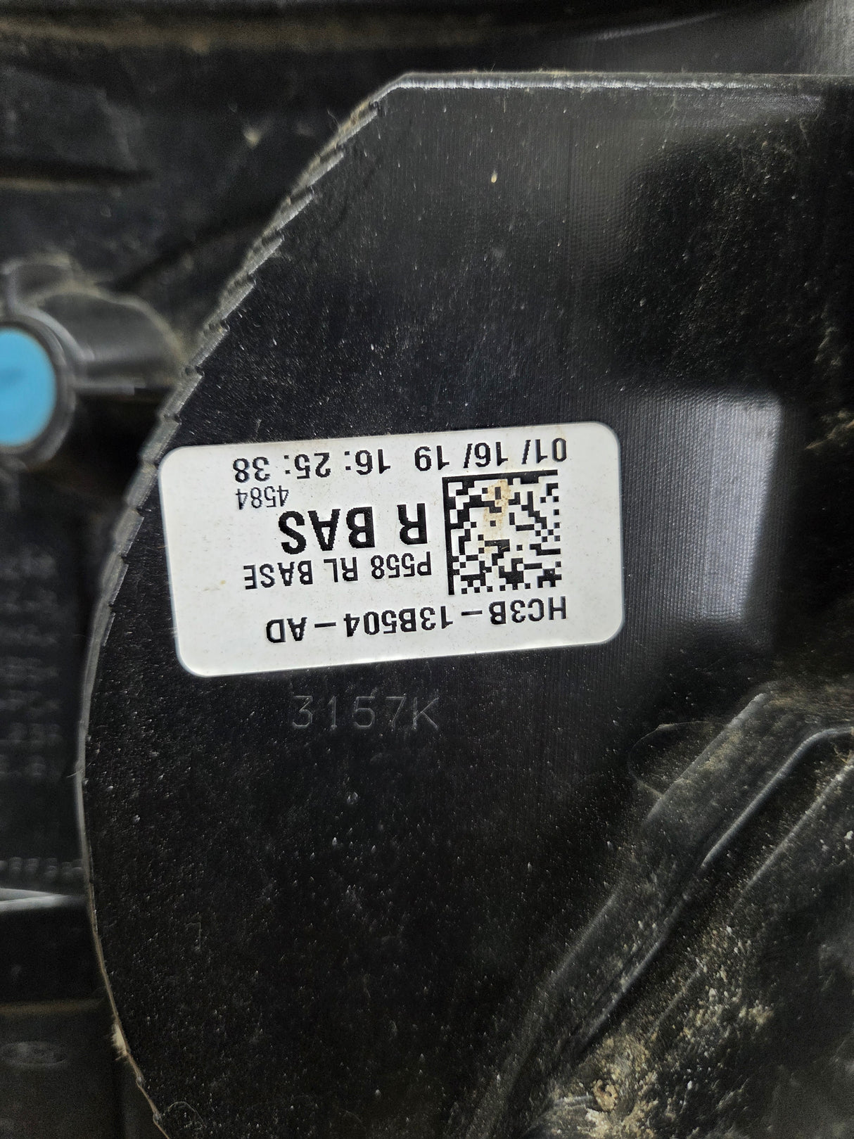 2017-2019 Ford Super Duty F250 F350 F450 F550 RH Passenger Side Tail Light Halogen HC3B-13B504-AD