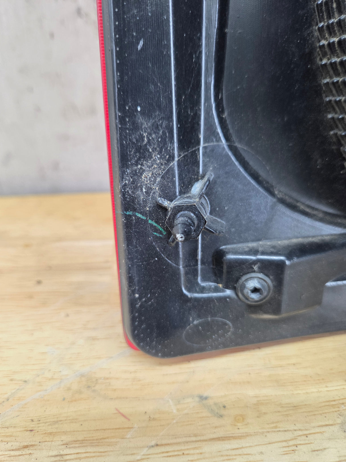 2017-2019 Ford Super Duty F250 F350 F450 F550 RH Passenger Side Tail Light Halogen HC3B-13B504-AD