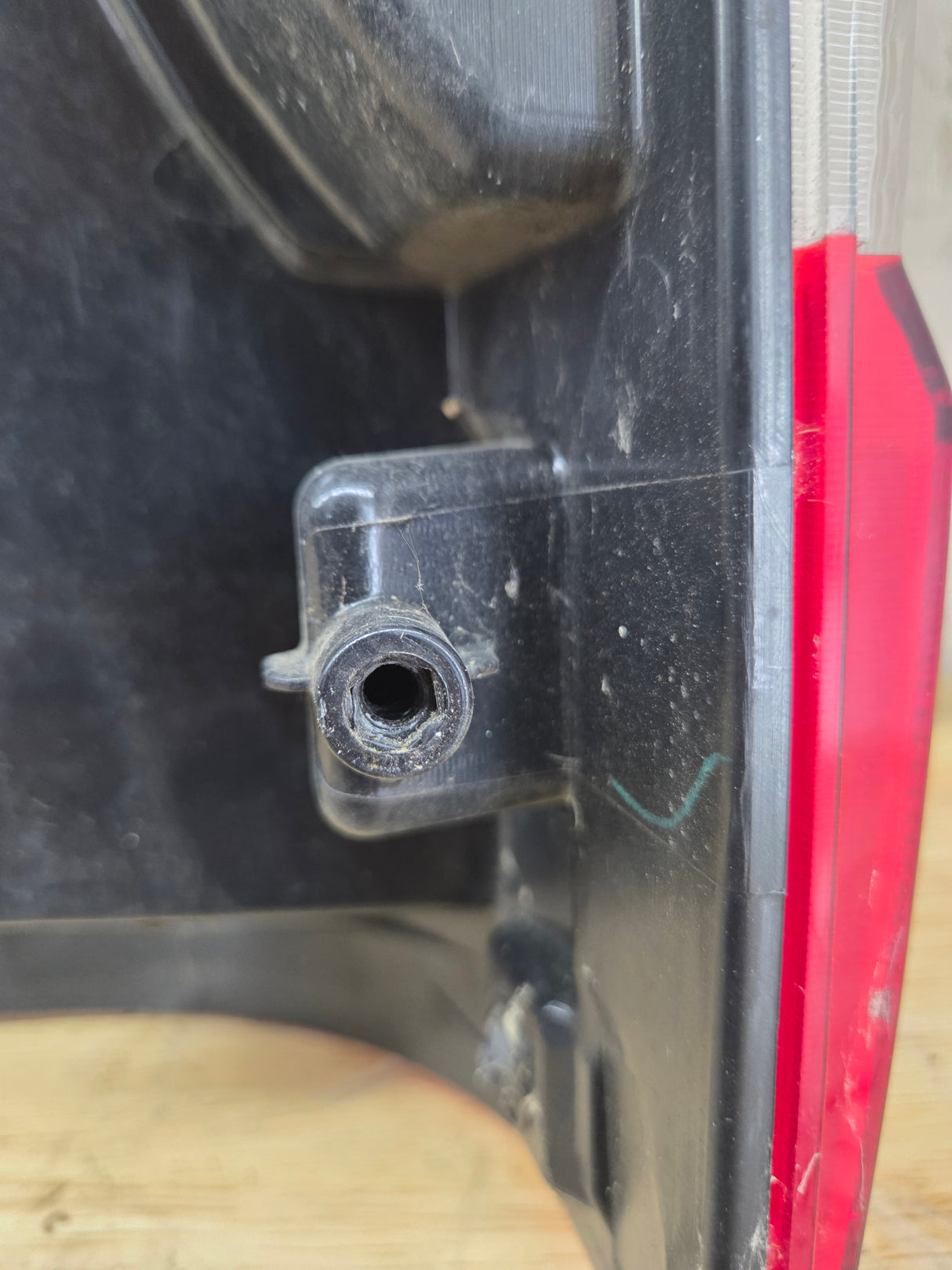 2017-2019 Ford Super Duty F250 F350 F450 F550 RH Passenger Side Tail Light Halogen HC3B-13B504-AD