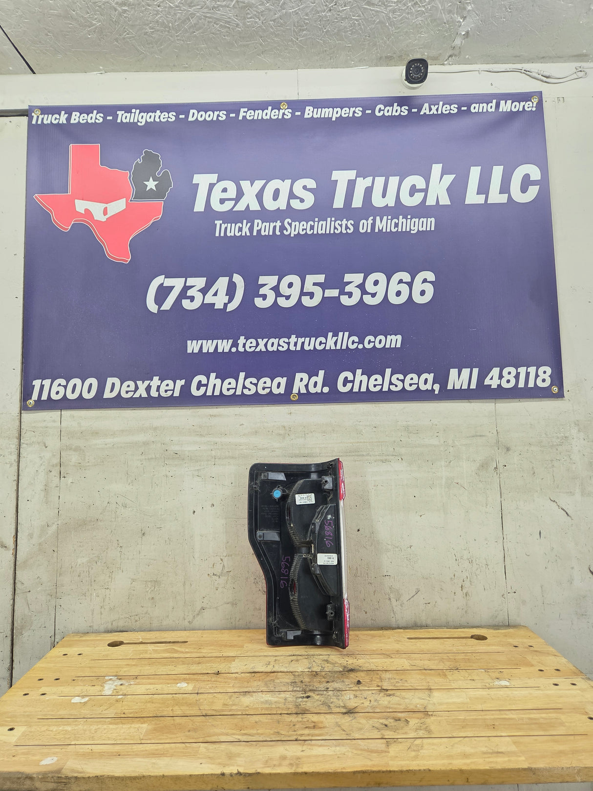 2017-2019 Ford Super Duty F250 F350 F450 F550 RH Passenger Side Tail Light Halogen HC3B-13B504-AD