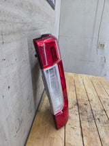 2017-2019 Ford Super Duty F250 F350 F450 F550 RH Passenger Side Tail Light Halogen HC3B-13B504-AD