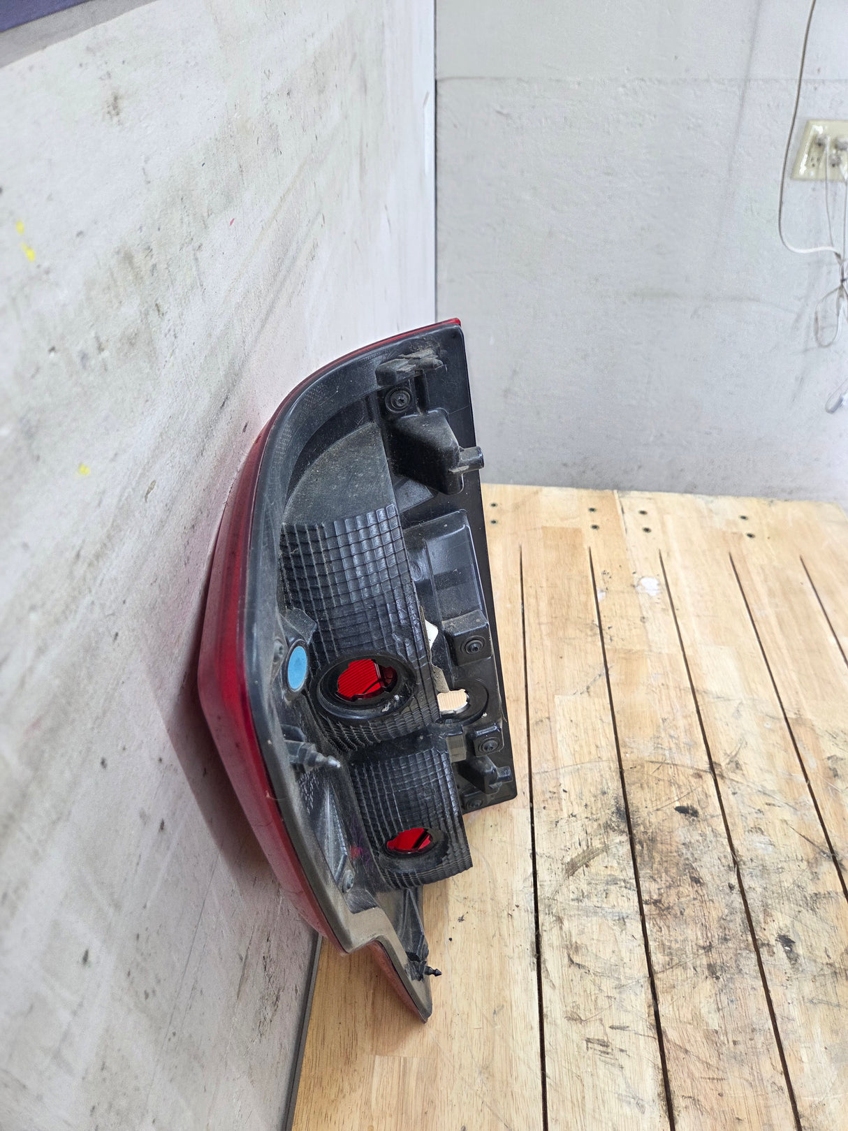 2017-2019 Ford Super Duty F250 F350 F450 F550 RH Passenger Side Tail Light Halogen HC3B-13B504-AD