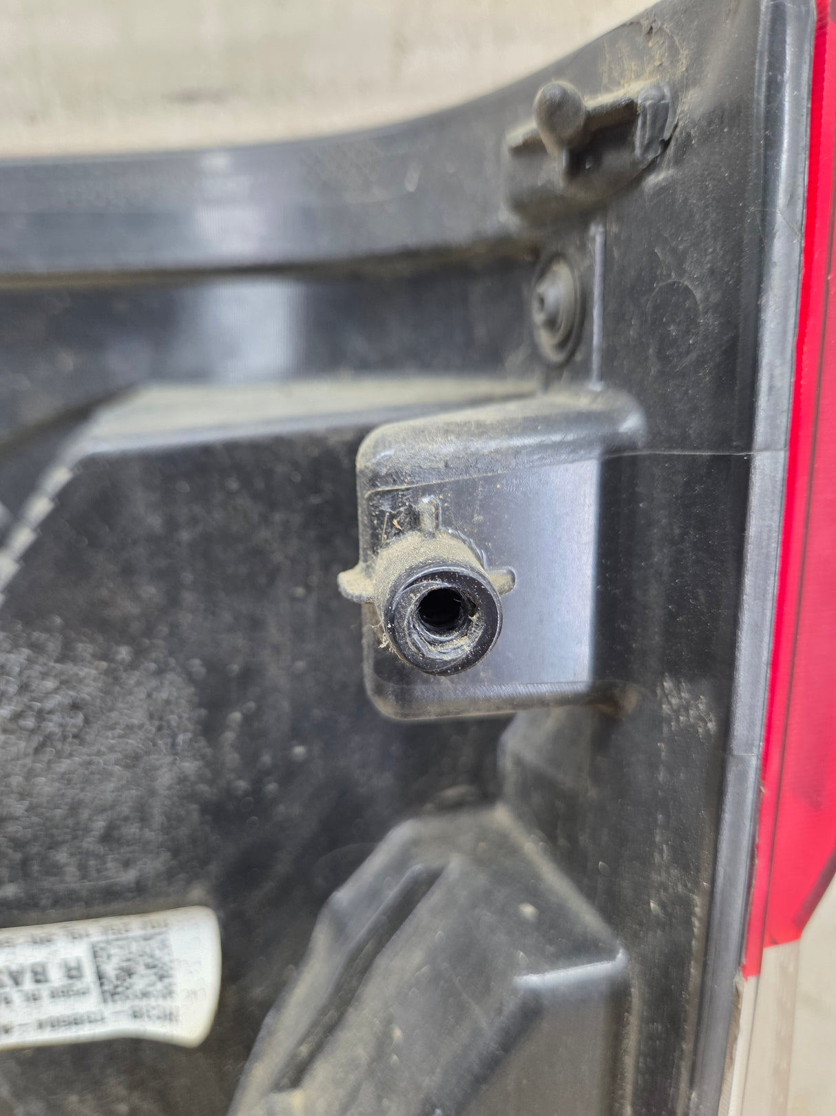 2017-2019 Ford Super Duty F250 F350 F450 F550 RH Passenger Side Tail Light Halogen HC3B-13B504-AD