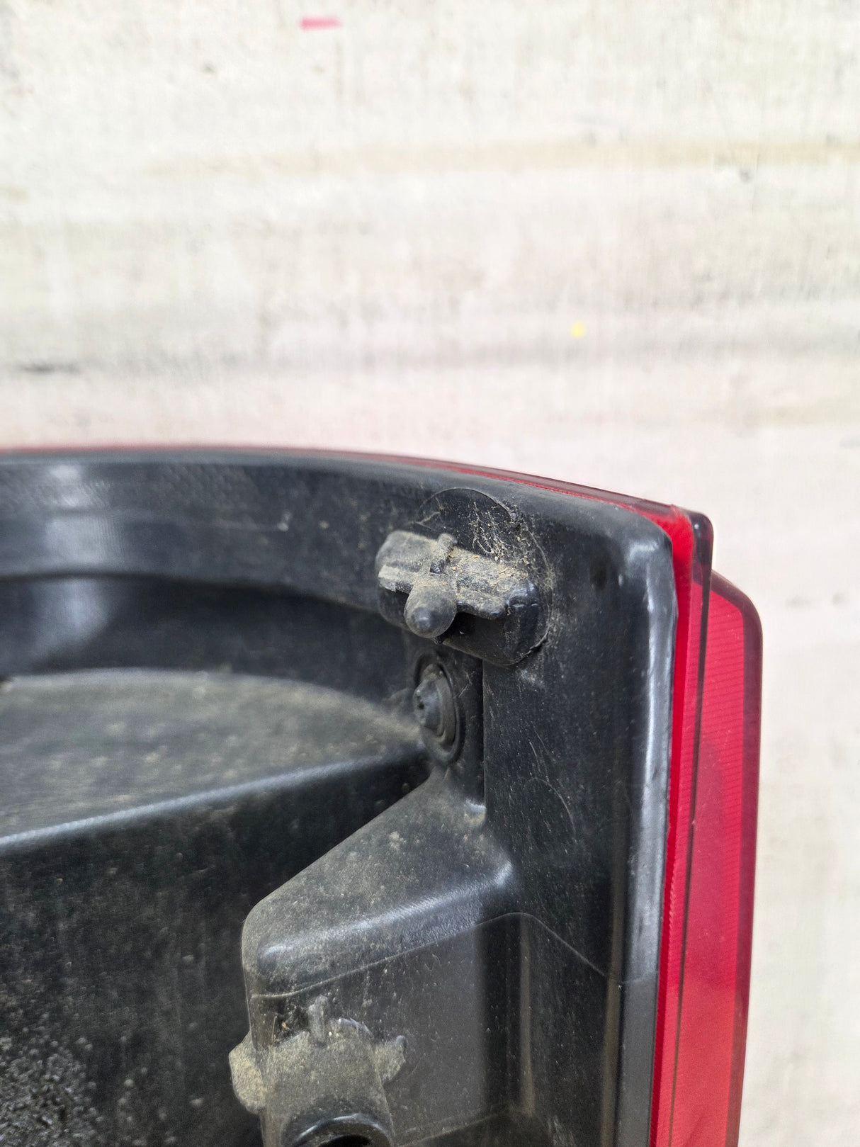 2017-2019 Ford Super Duty F250 F350 F450 F550 RH Passenger Side Tail Light Halogen HC3B-13B504-AD