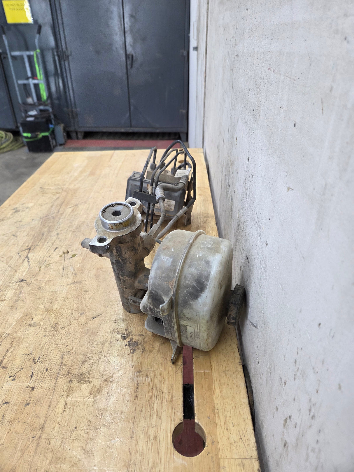 2012 Ford Super Duty F250 F250 ABS Pump Module Control Assembly - BC34-2C346-AH